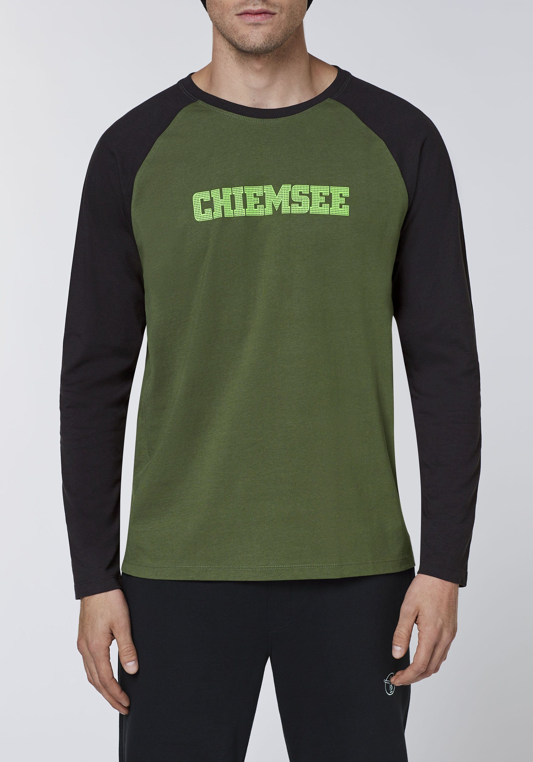Chiemsee Longsleeve Longsleeve in Two-Tone-Optik Kombu Green 19-0417 Struktur-Logo mit 1