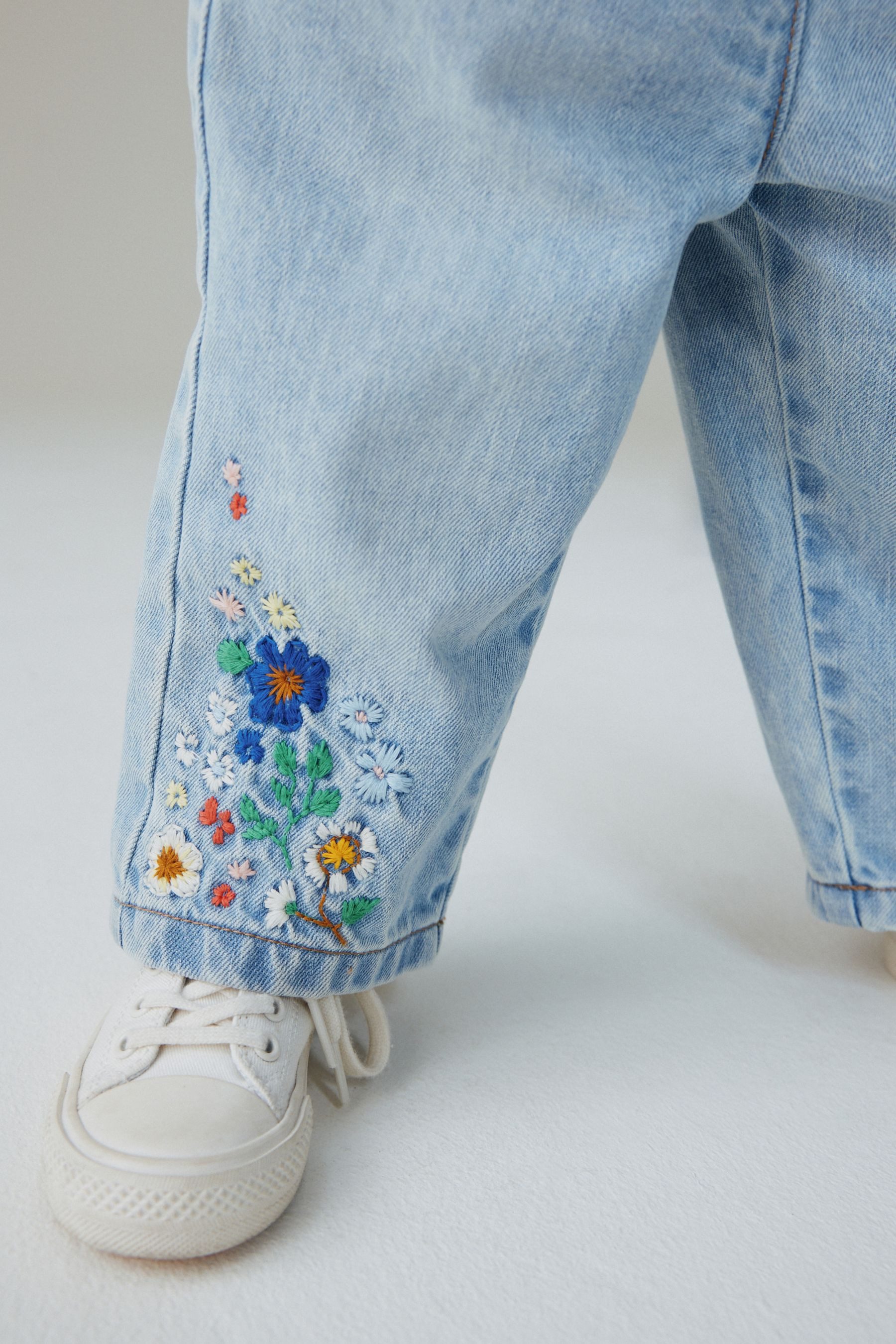 Next Dehnbund-Jeans Jeans mit Blumenstickereien (1-tlg)