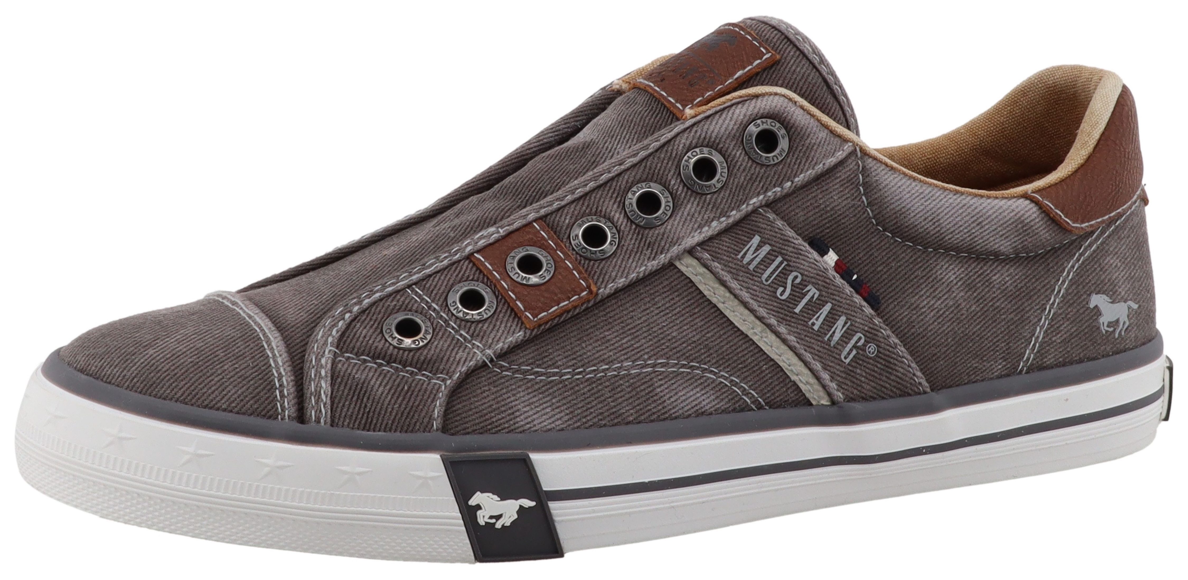 Mustang Shoes Calogero Slip-On Sneaker Slipper, Freizeitschuh, Halbschuh mit Kontrastnähten