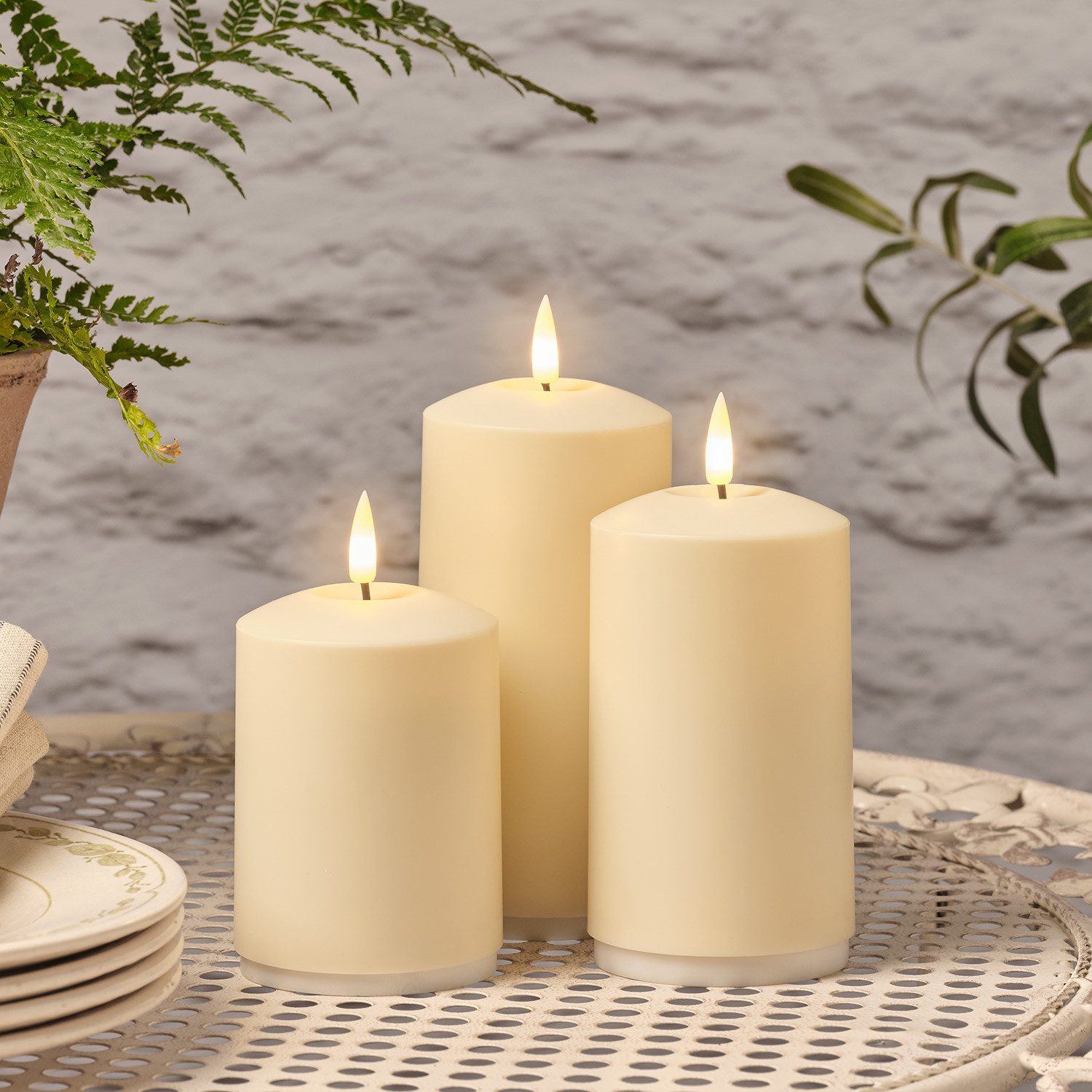 Lights4fun LED-Kerze 3er Set TruGlow® Solarkerzen wiederaufladbar mit Fernbedienung