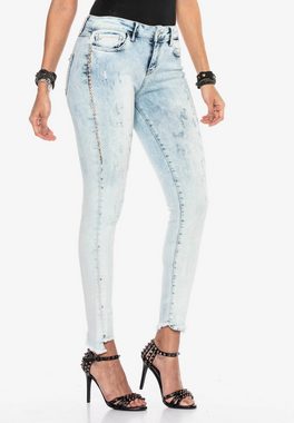 Cipo & Baxx Slim-fit-Jeans mit coolen Nieten