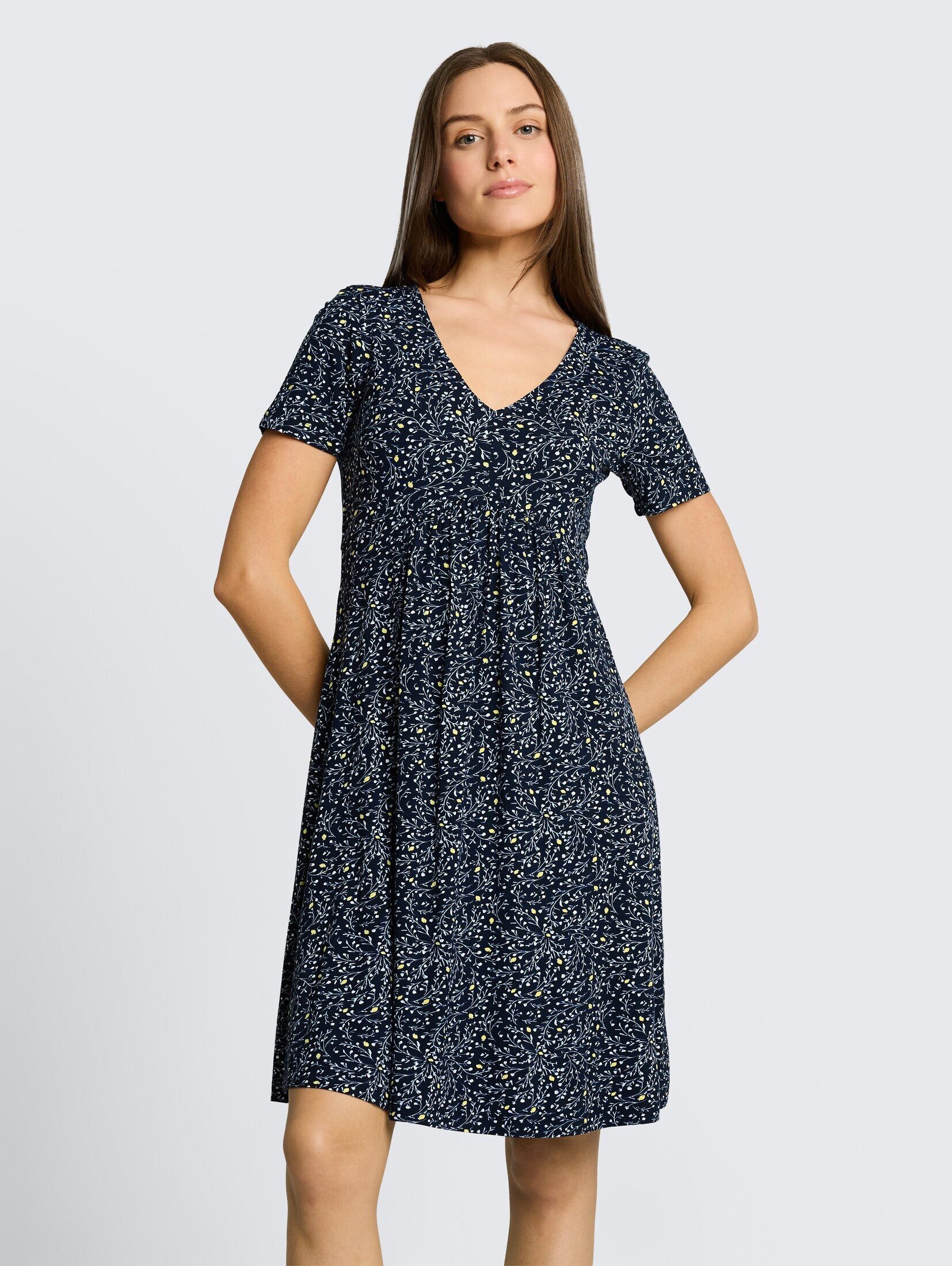 TOM TAILOR Sommerkleid Kleider & Jumpsuits Jerseykleid mit V-Ausschnitt