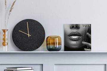 OneMillionCanvasses® Leinwandbild Frau - Farbe - Gold - Schwarz und Weiß, (1 St), Leinwand Bilder für Wohnzimmer Schlafzimmer