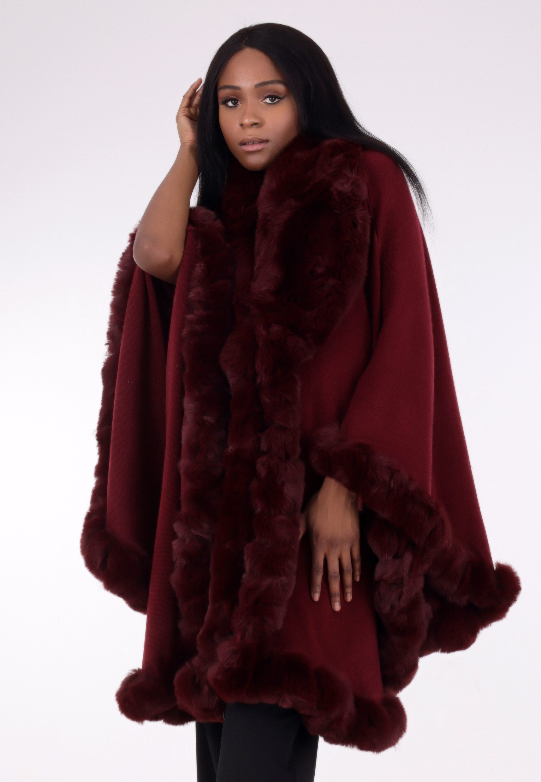 YC Fashion & Style Poncho "Edler Fließender Poncho mit Luxuriösem Kunstpelz-Besatz" (1-St) in Unifarbe