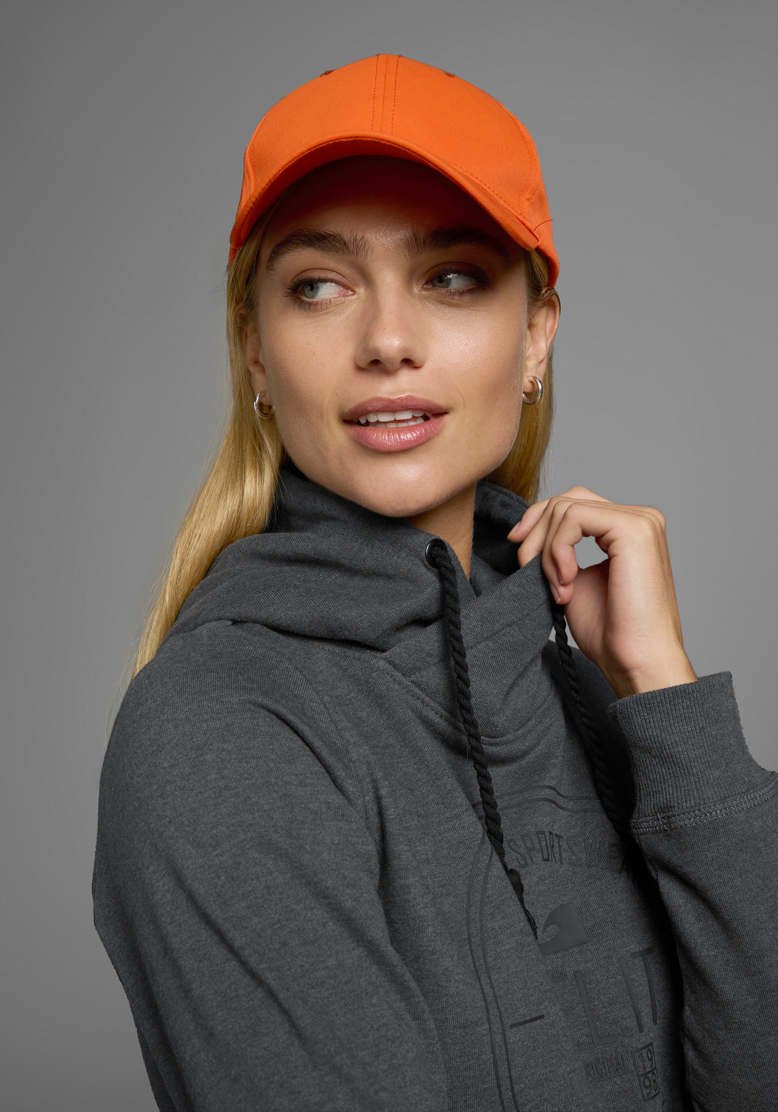 Ocean Sportswear Kapuzensweatshirt Essentials Sweatshirt Langarm, figurbetonter Schnitt, unifarben