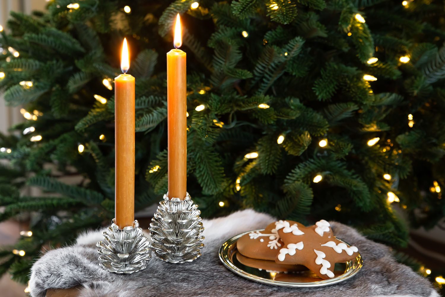 EDZARD Kerzenhalter Zapfen, Kerzenhalter im Tannen-Design, Weihnachtsdeko, Höhe 6 cm, Ø 7 cm