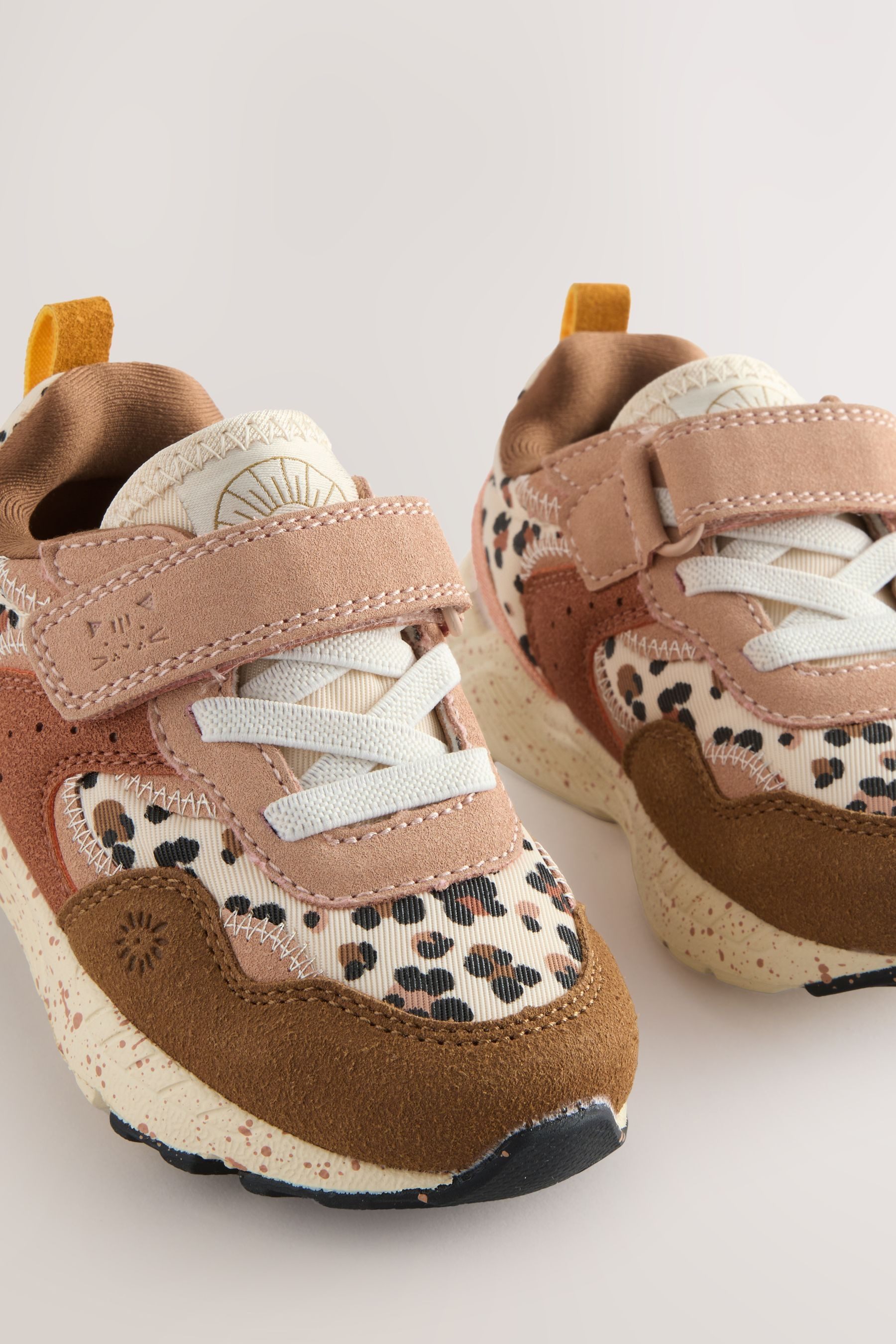 Next Sneaker Klettverschluss und Elastikschnürsenkel Sneaker (1-tlg)