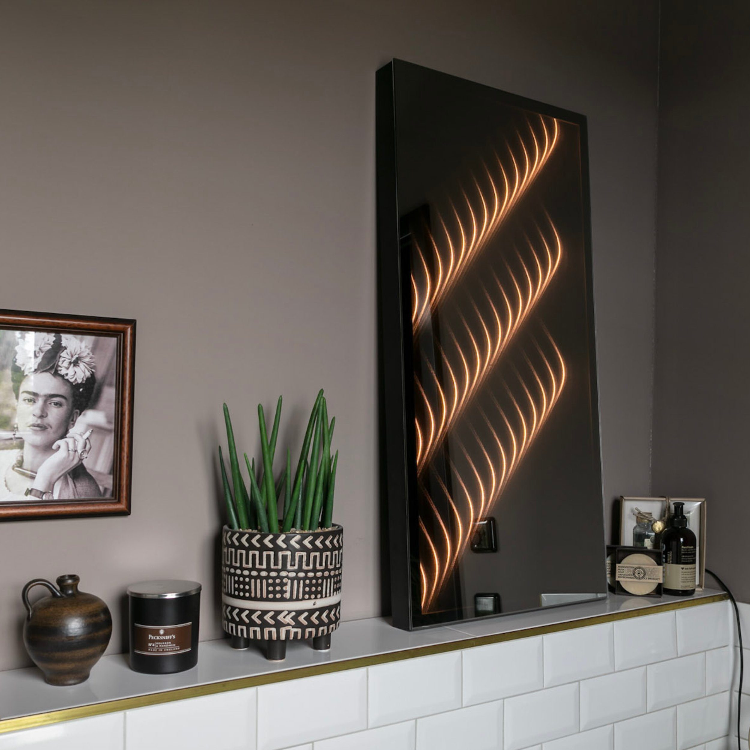 ETTLINLUX Wandspiegel Ambiloom® Wandspiegel Mirror dekorativer Beleuchtung mit 800