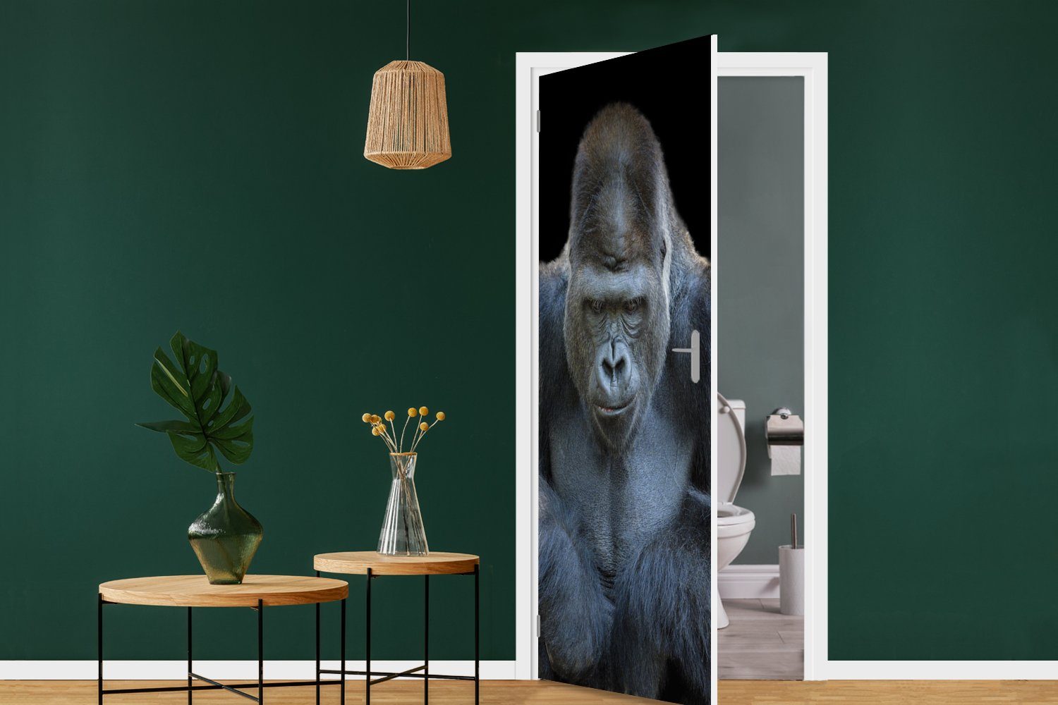 Matt, MuchoWow Kamera, eindrucksvoll Gorilla in (1 Fototapete St), cm 75x205 bedruckt, Ein Tür, die für Türaufkleber, schaut Türtapete