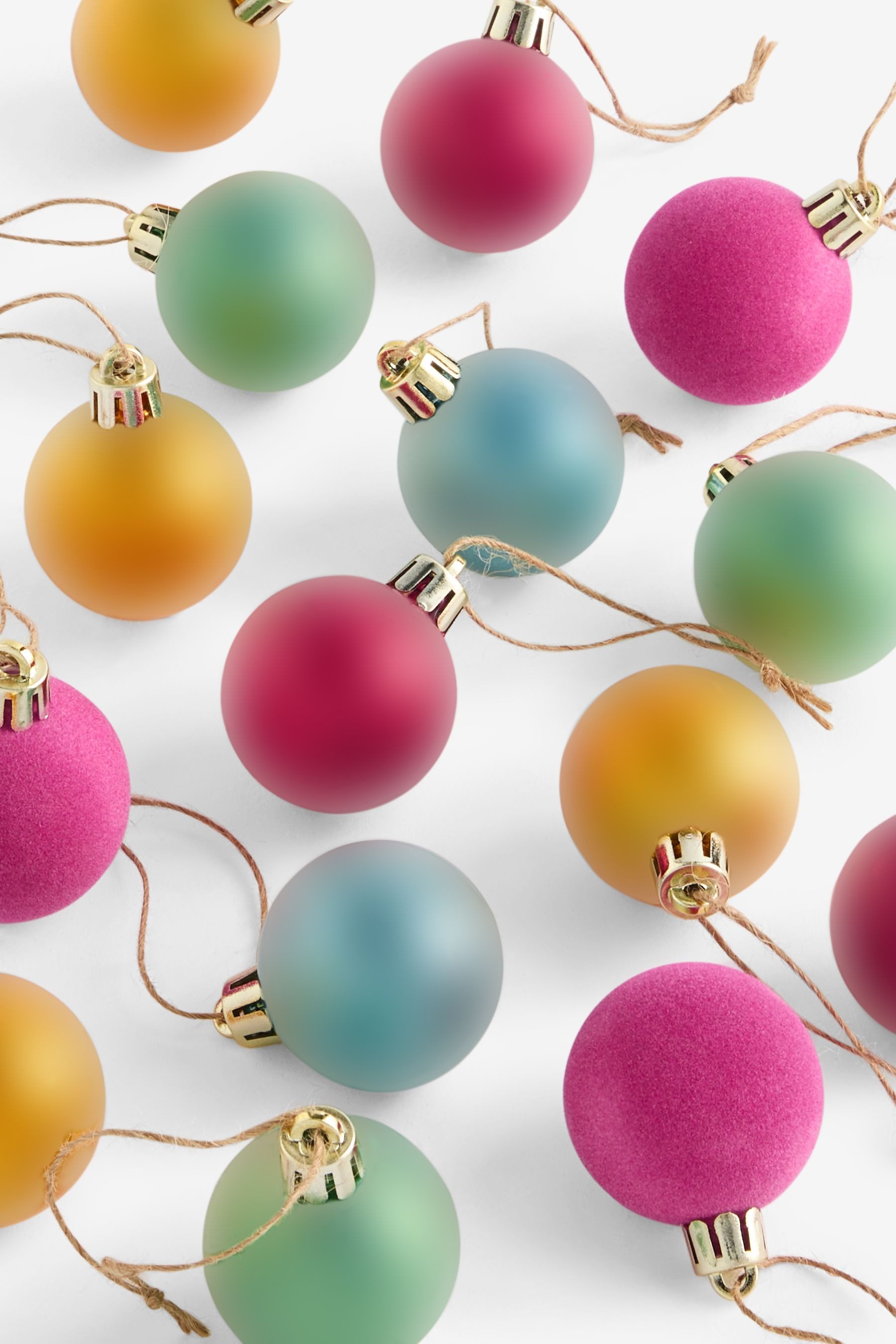 Next Dekokugel Kleine Weihnachtsbaumkugeln, 20er-Set
