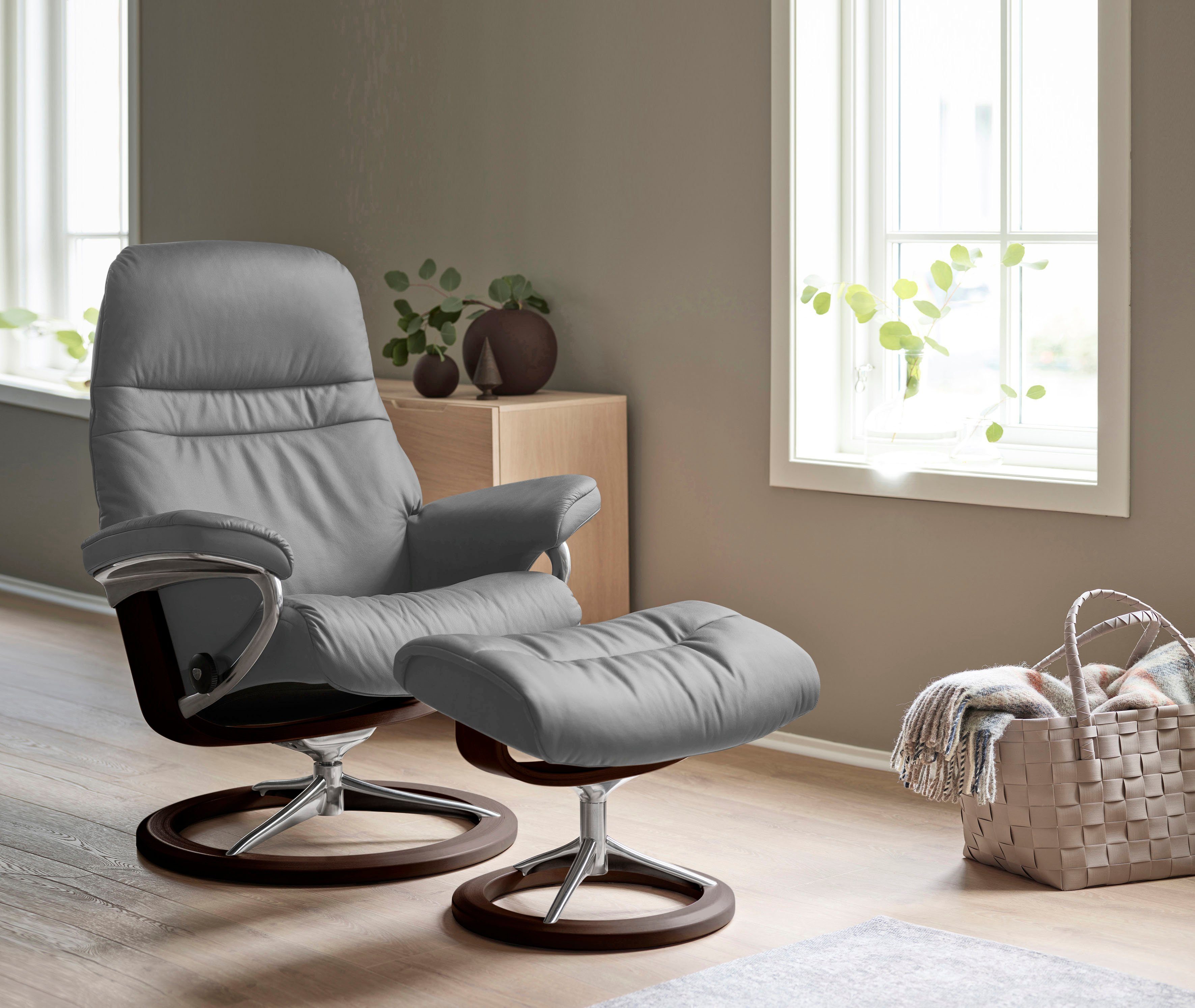 Stressless® Relaxsessel Sunrise (Set, Relaxsessel mit Hocker), mit Signature Base, Größe S, Gestell Braun