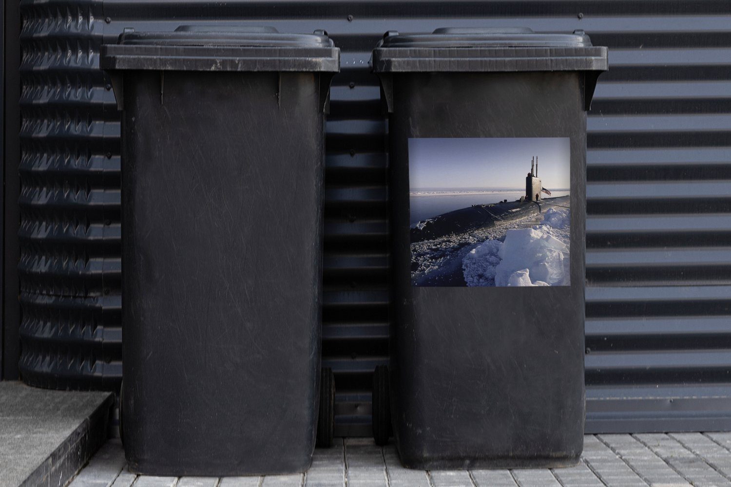 Abfalbehälter Mülleimer-aufkleber, (1 Wandsticker Nordpol Container, MuchoWow St), Sticker, Ein U-Boot Mülltonne, am