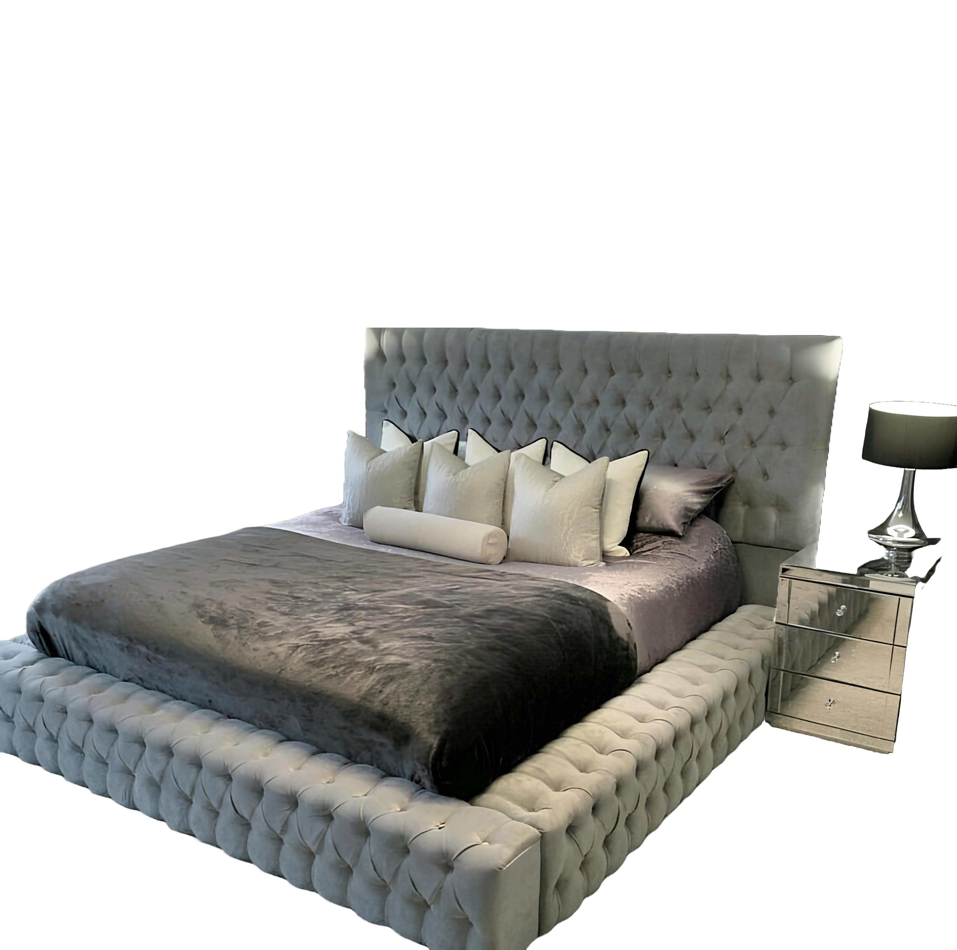 Bett Luxuriöses Schlafzimmerbett Chesterfield mit gepolstertem Kopfteil und