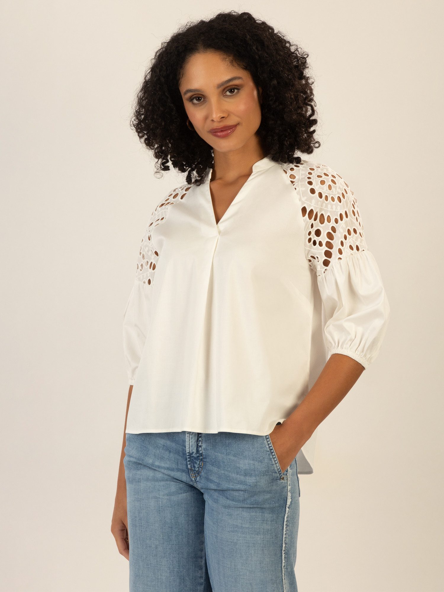mint & mia Blusenshirt mit Puffärmeln und Lochstickerei