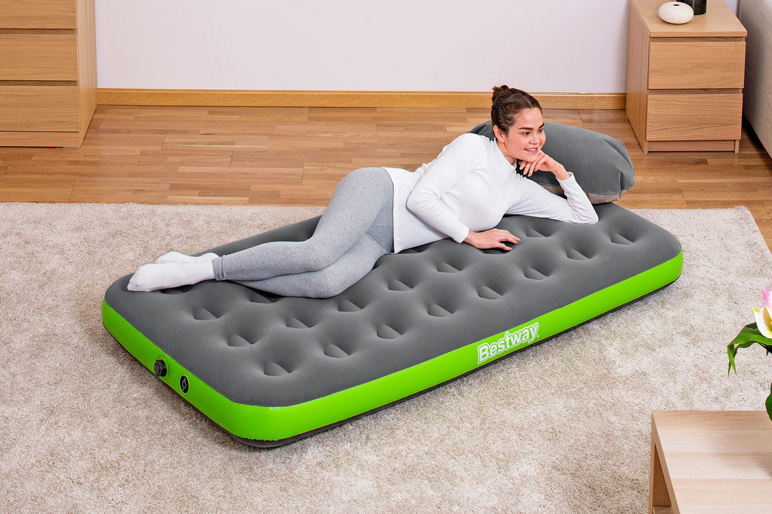 Bestway Luftbett Roll & Relax 188 x 99 x 22 cm, (Packung, 1-tlg., Inkl. Kissenpumpe), Ideal für den Innen- und Außengebrauch