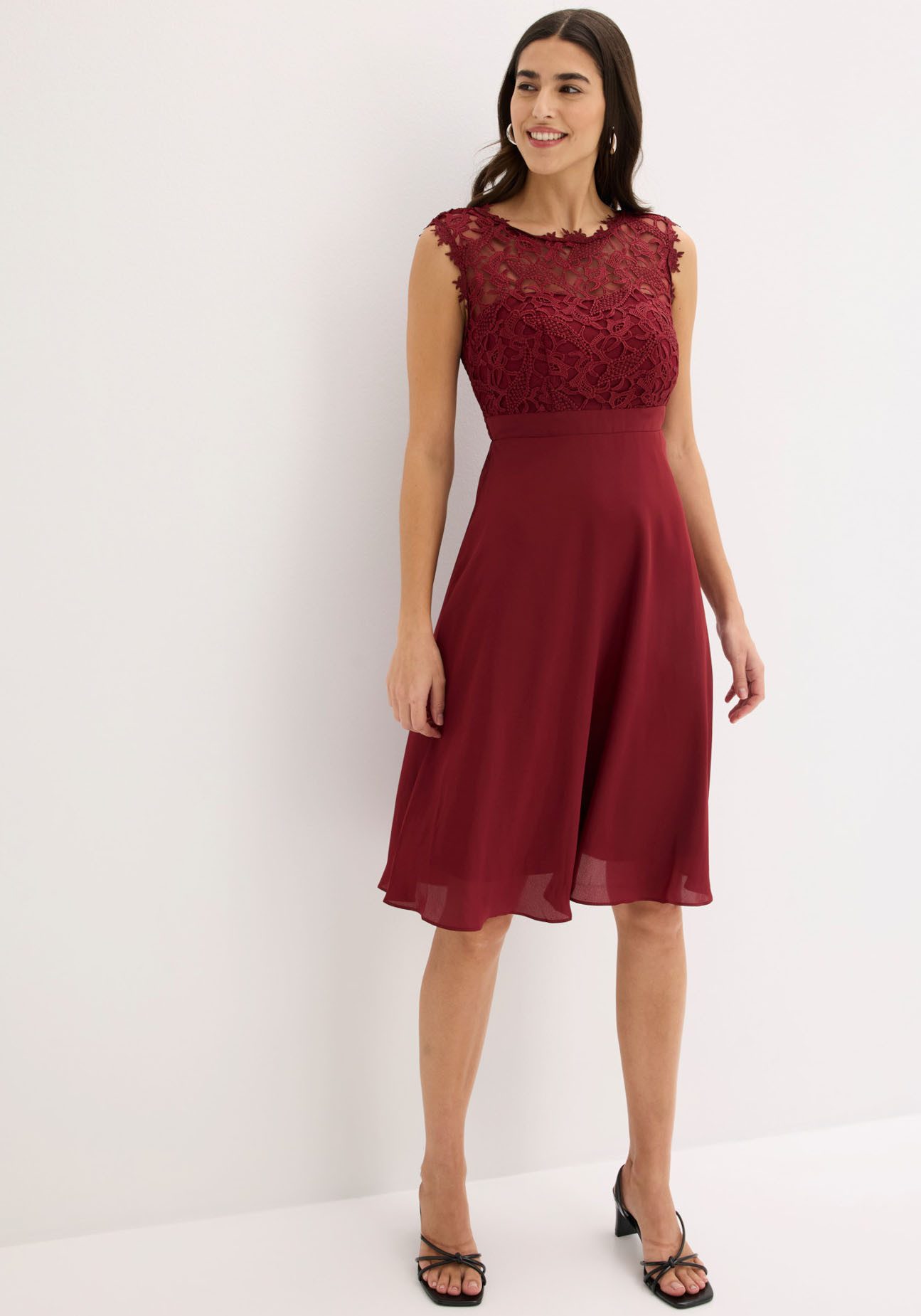 bonprix Minikleid (1-tlg) für besondere Anlässe, aus Polyester, taillierte Passform