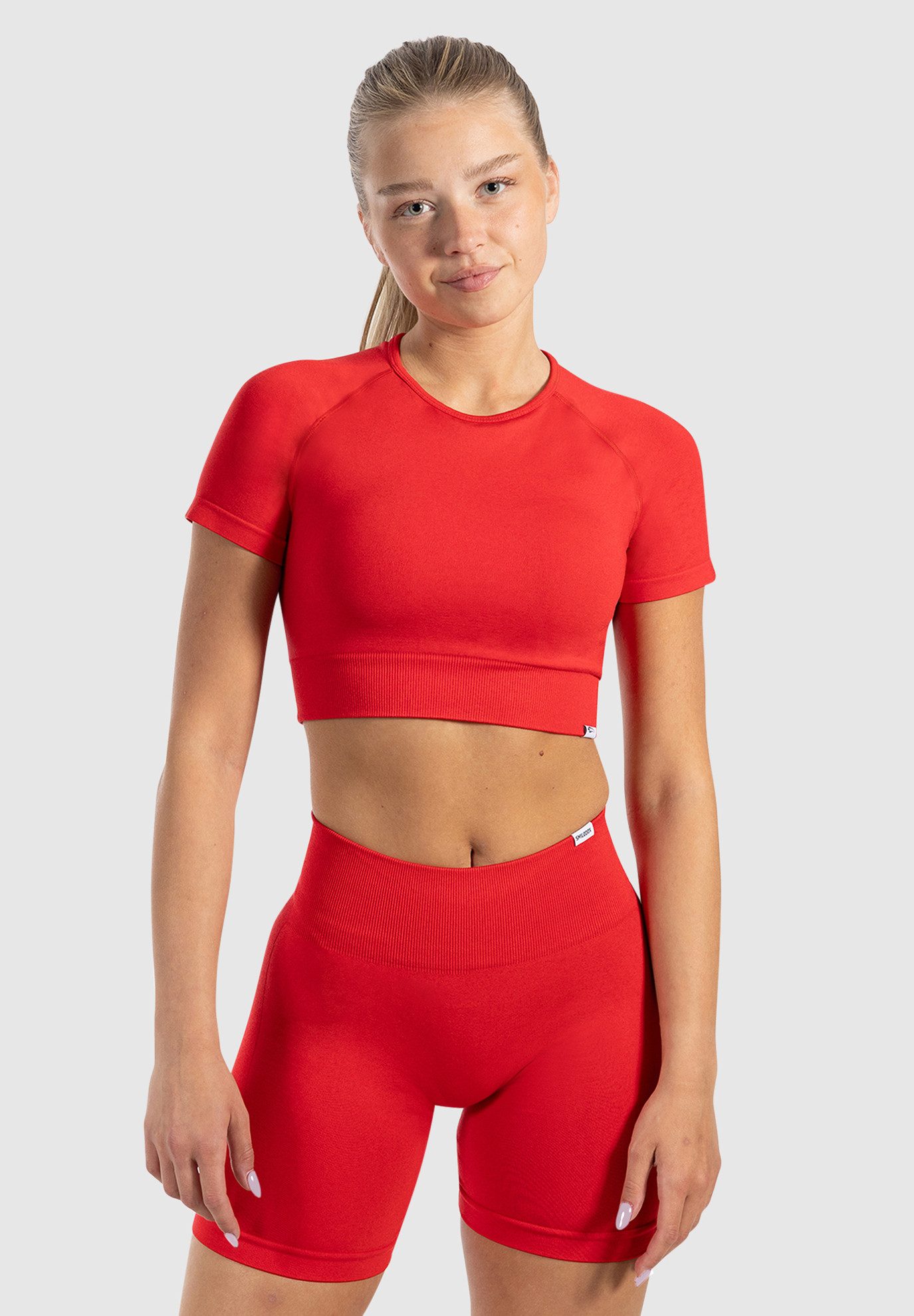 Smilodox T-Shirt Elna, Crop Top mit Rundhalsausschnitt, kurzen Ärmeln & Rip günstig online kaufen