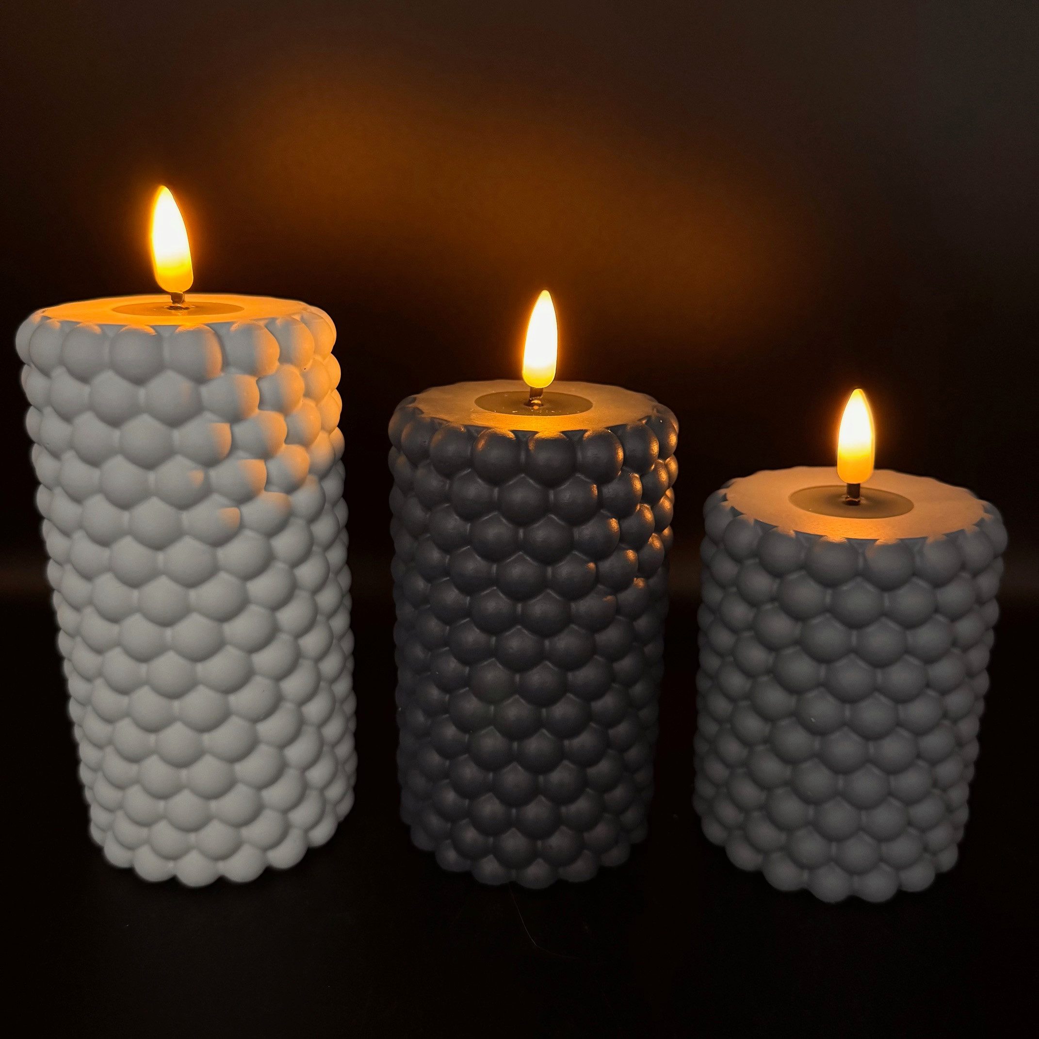 Online-Fuchs LED-Kerze - 3er Set LED-Kerzen aus Beton in Bubble Optik mit 6 günstig online kaufen
