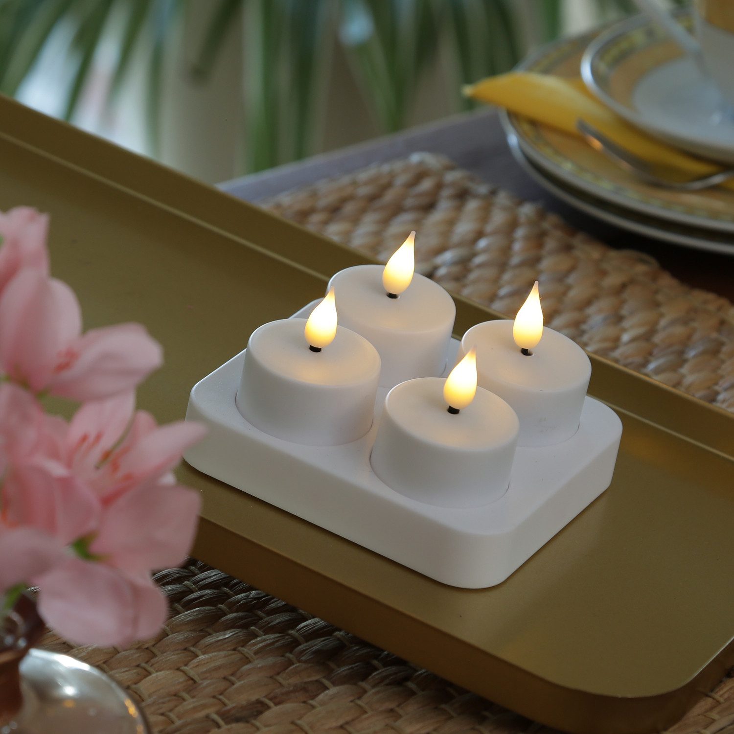 MARELIDA LED-Teelicht LED Teelichter mit Ladestation wiederaufladbar D: 4cm flackernd 4Stück, LED Classic, warmweiß (2100K bis 3000K)