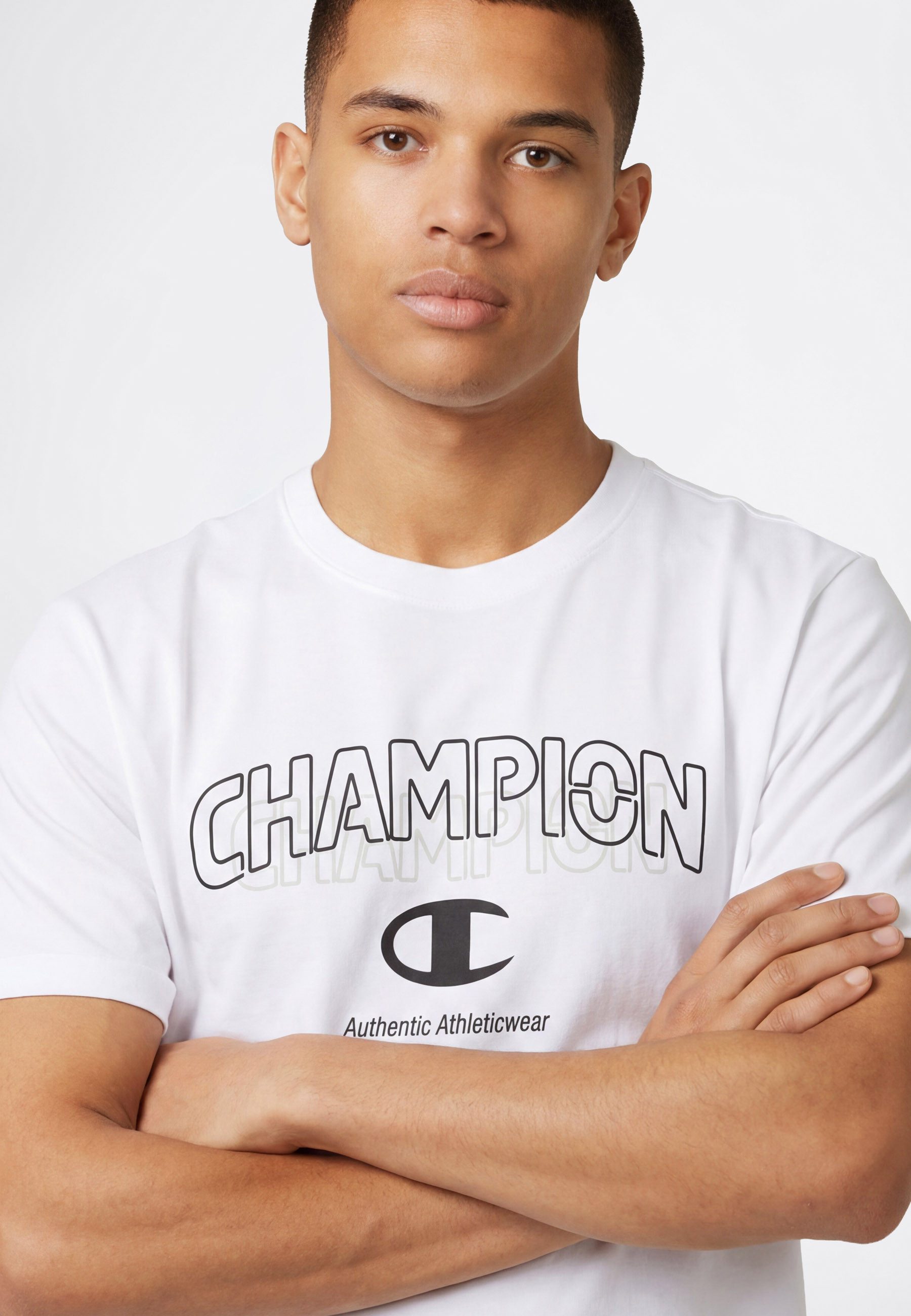 Champion T-Shirt Graphic Tee Kurzarm, mit Rundhalsausschnitt, ohne Verschluss, aus Baumwolle