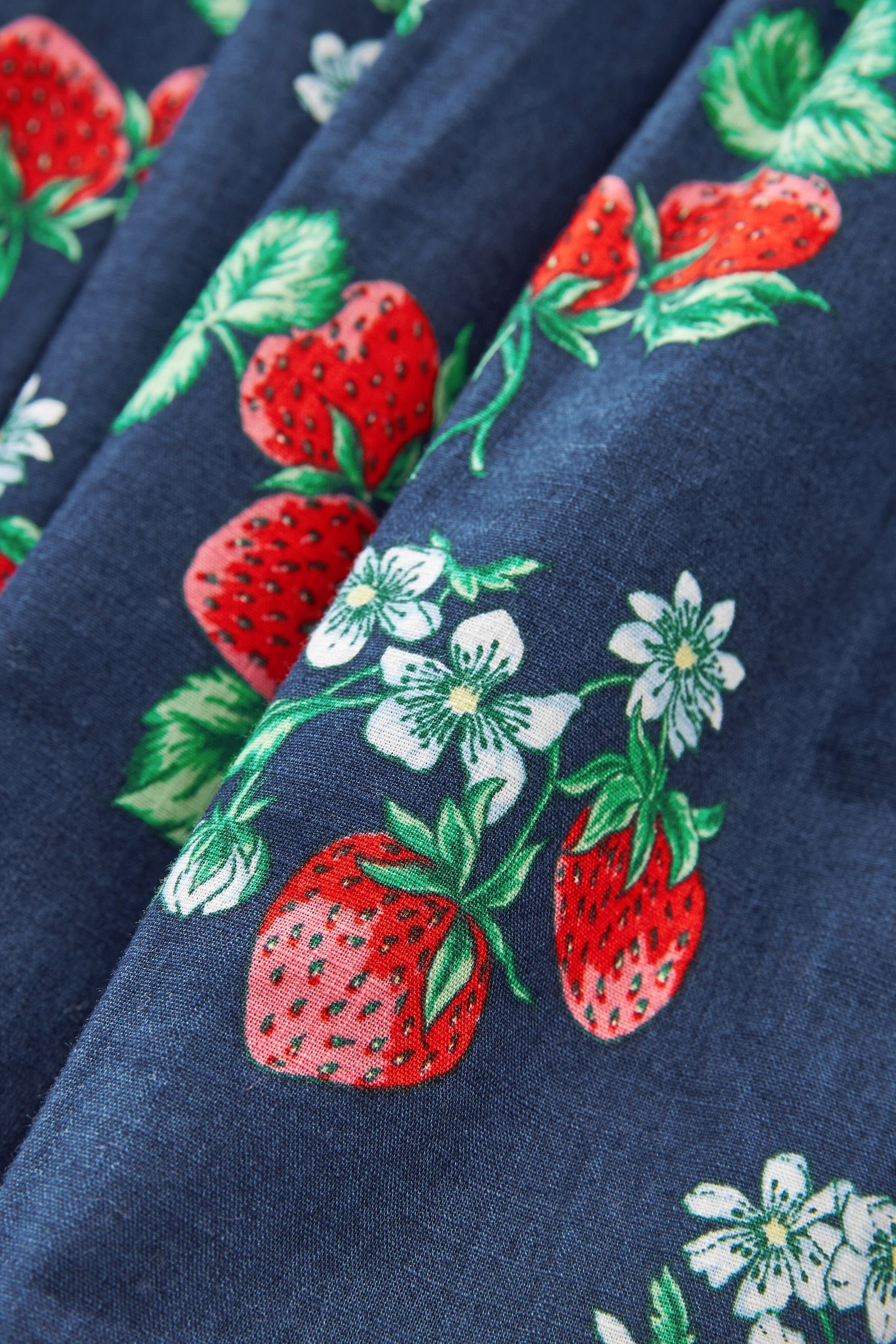 mit Blue Next Rüschenärmeln Strawberry (1-tlg) Navy Print Baumwollkleid Sommerkleid