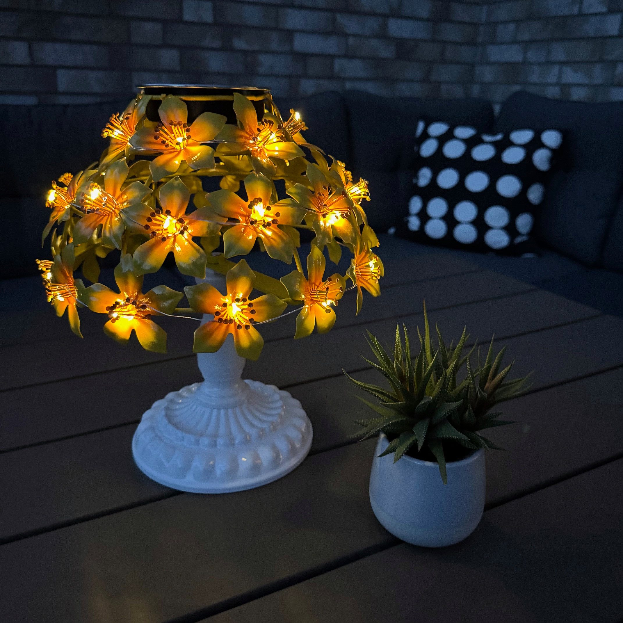 Online-Fuchs LED Außen-Tischleuchte - Solar Tischlampe günstig online kaufen