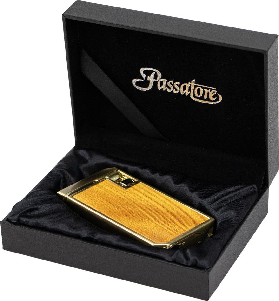 Passatore Feuerzeug Zigarrenfeuerzeug mit Rundcutter 8mm gold/Holzdesign in Geschenkbox (Zigarrenfeuerzeug inkl. Rundcutter), in einer Geschenkbox verpackt – Bild 4 von 4
