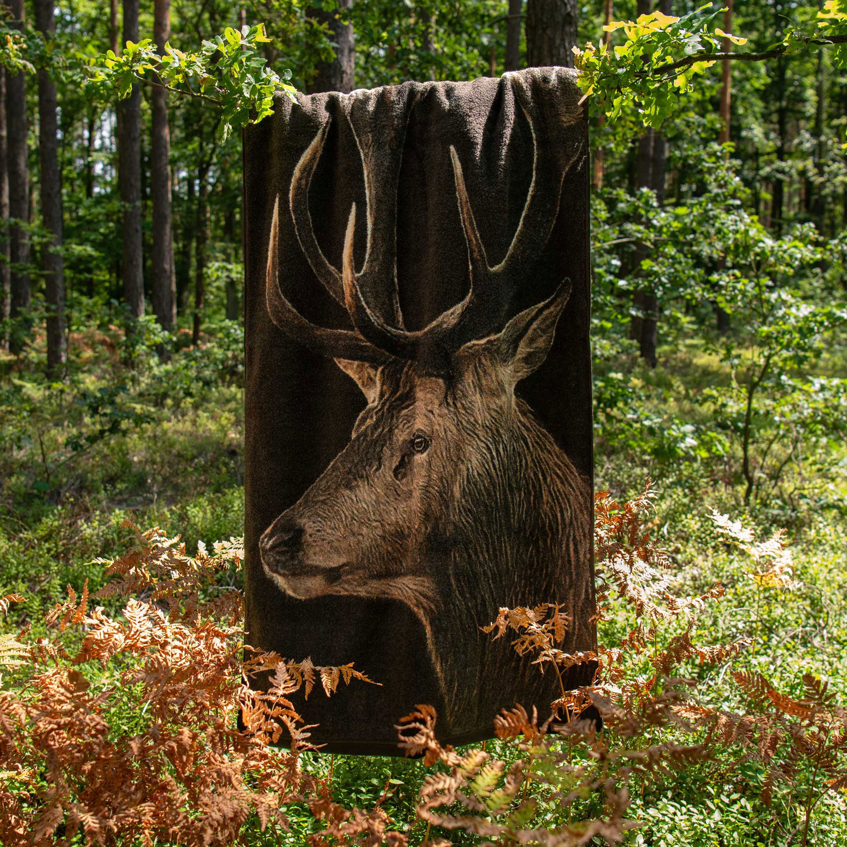 Zwoltex Handtücher Hirsch Motiv Handtuch 600 g/m² Baumwollfrottee Männer, (50x100 cm 60° waschbar OEKO-TEX 100% GOTS Baumwolle), Tiermotiv dauerhaft im Frottiergewebe verankert