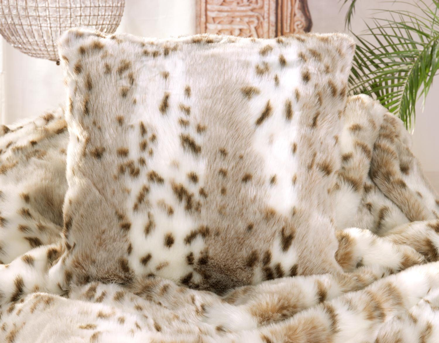 Fellkissen Fellkissen (Kunstfell) Schneeleopard 45x45cm