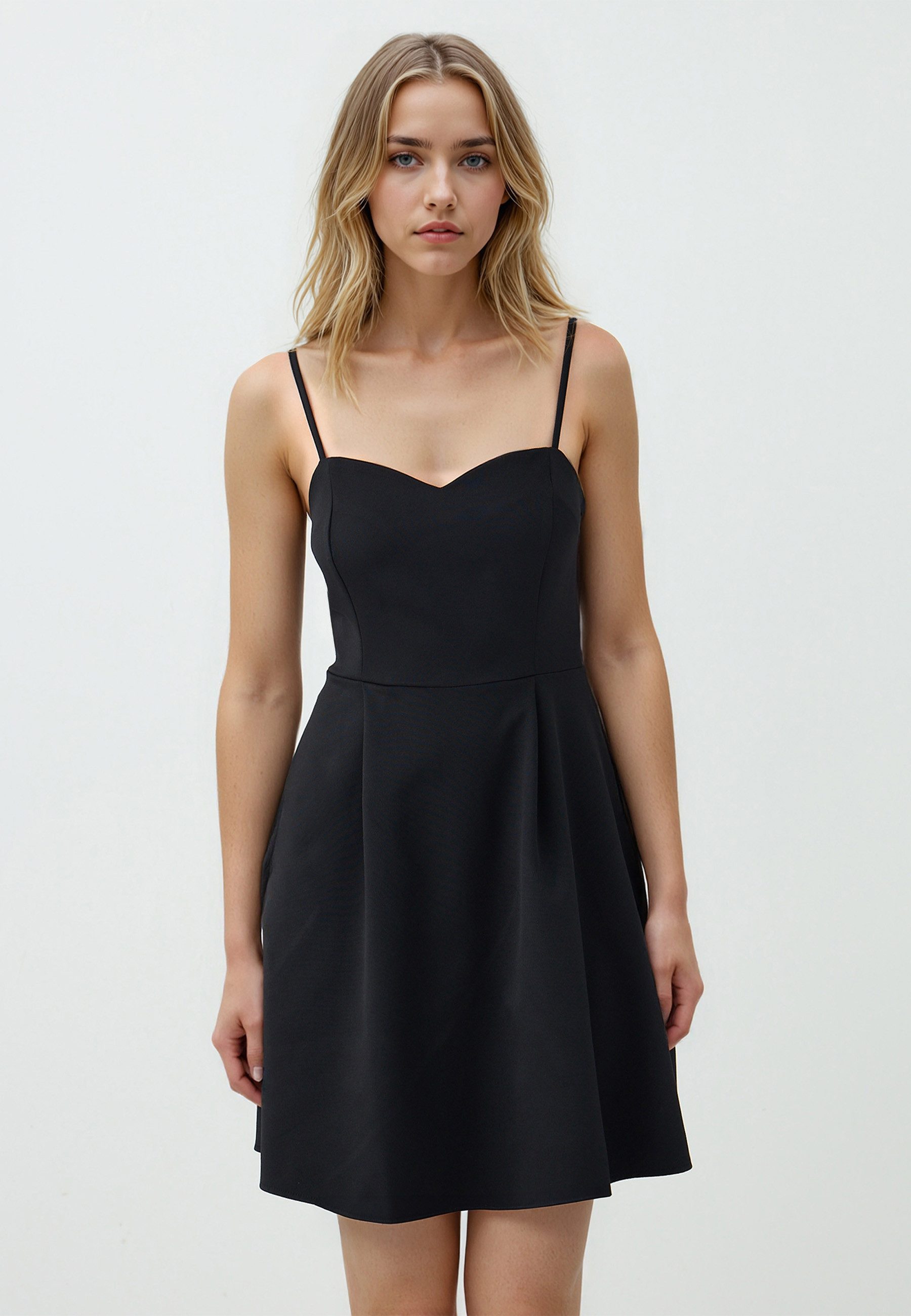 Midikleid Schwarzes Strickkleid im Slim Fit