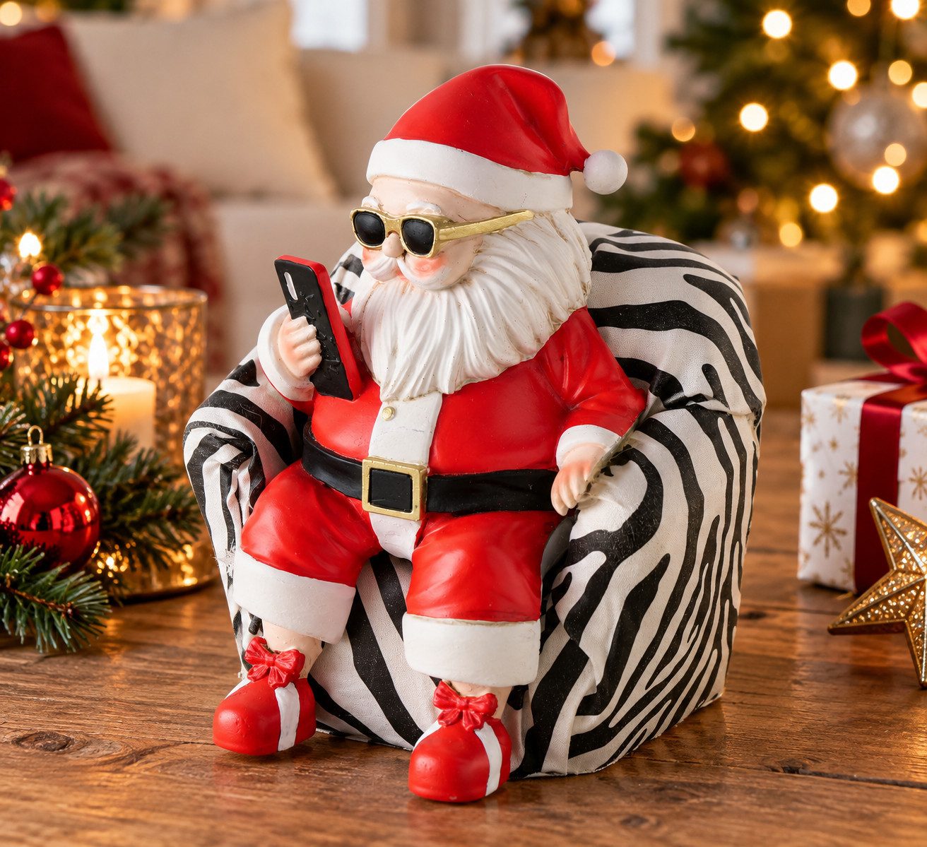 MF Weihnachtsfigur Weihnachtsmann Harries im Zebrasessel rot 19,5 cm (1 St)