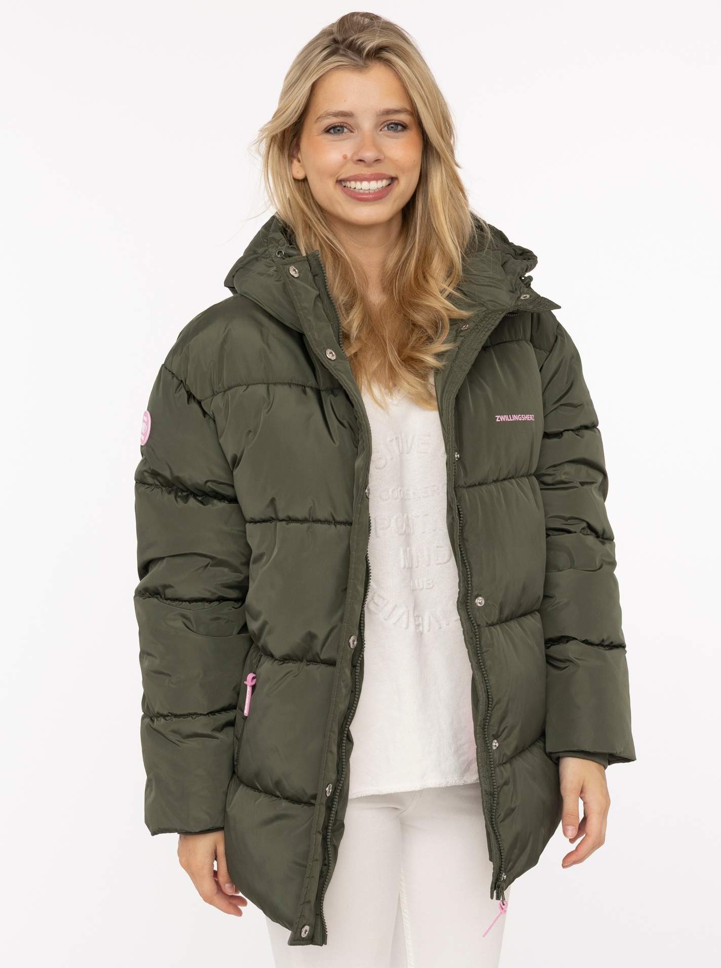 Zwillingsherz Steppjacke „Love More“ Kapuze mit Tunnelzug, verdeckter Reißverschluss, dezente Details