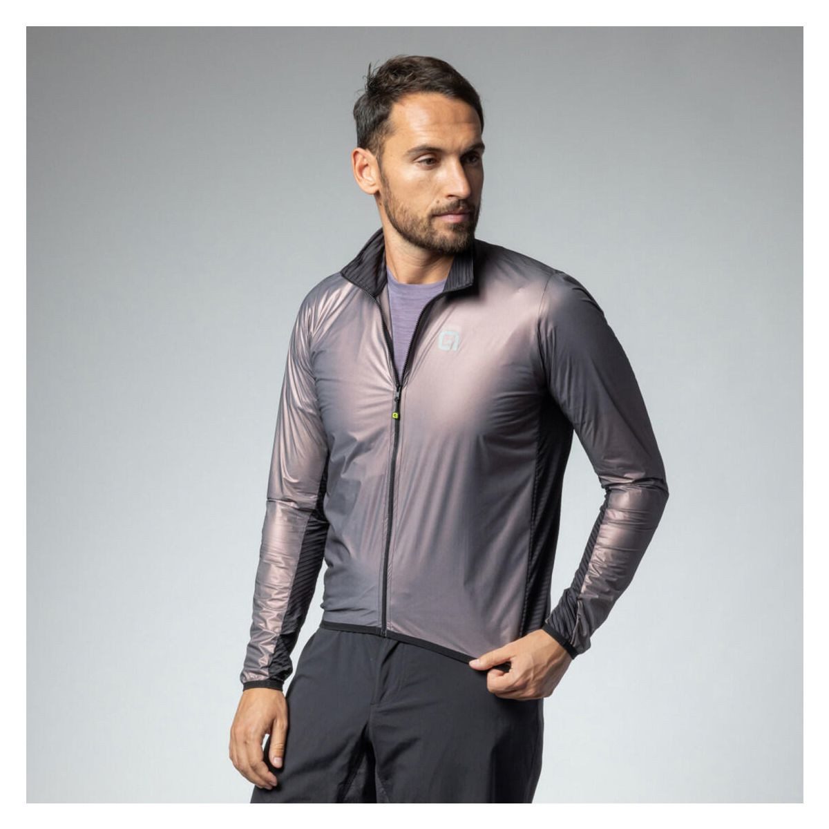 alé Fahrradjacke Clever Wind- und regendichte Radjacke mit Pack-Away-Funktion, ideal für