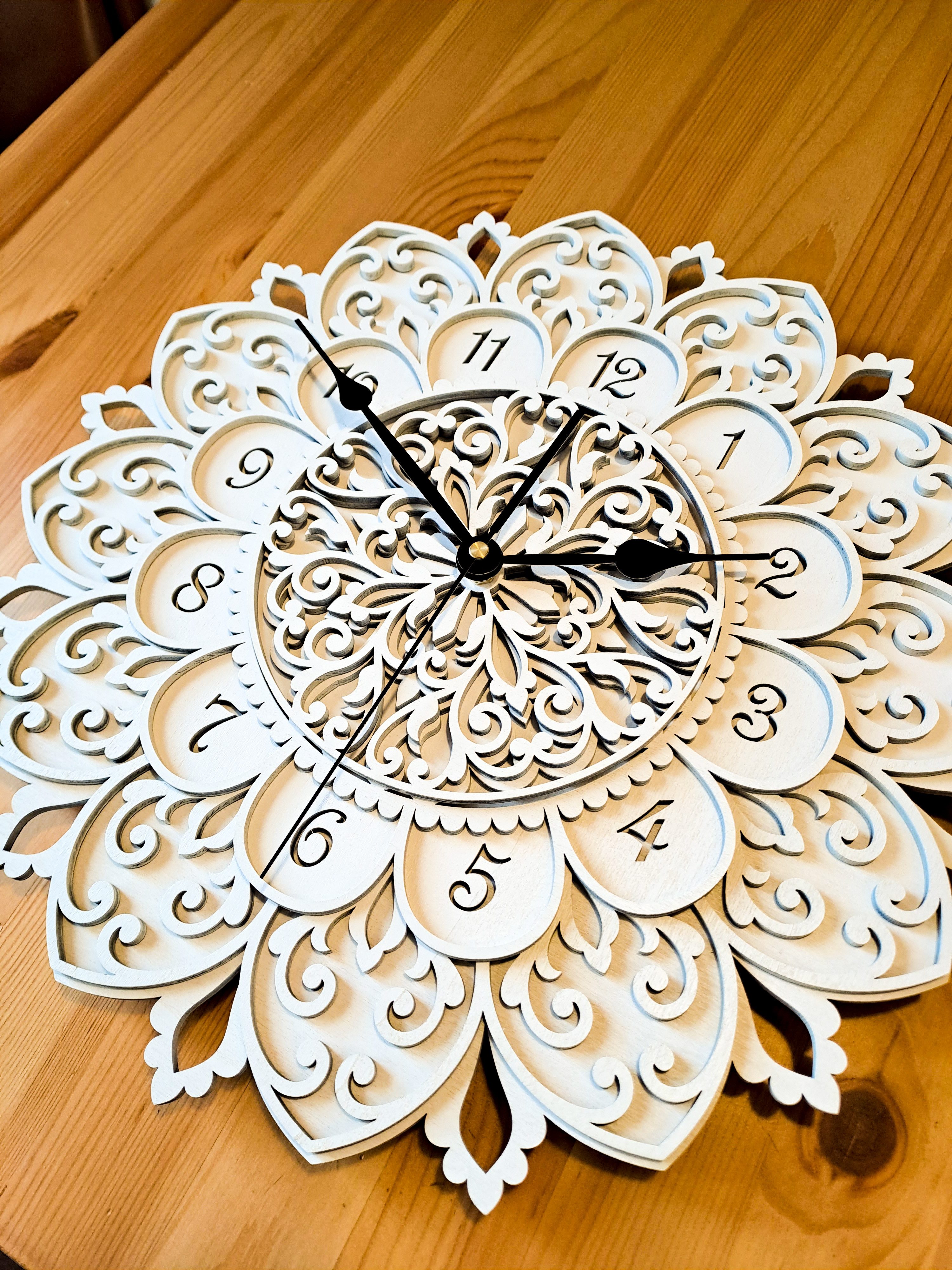 ORNAMENTI Wanduhr Boho, große, blumen Wanduhr aus holz, 4 Schichten, ohne Tickgeräusche