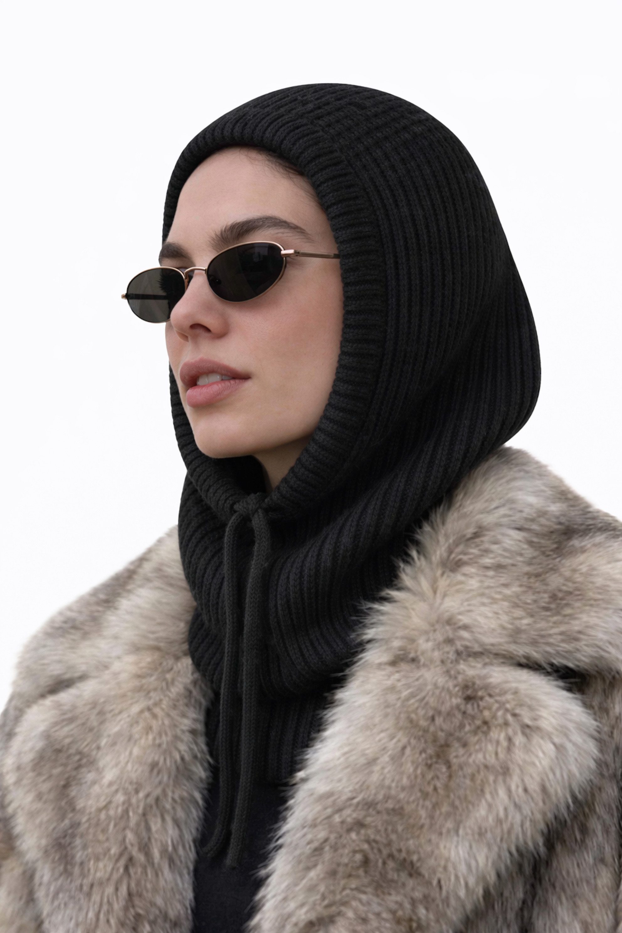 Worldclassca Strickmütze Worldclassca Balaclava Strickmütze Skull Kordelzug Winter Kapuzenschal Neue Kollektion - Stilvolle und gemütliche Strickmode für Damen