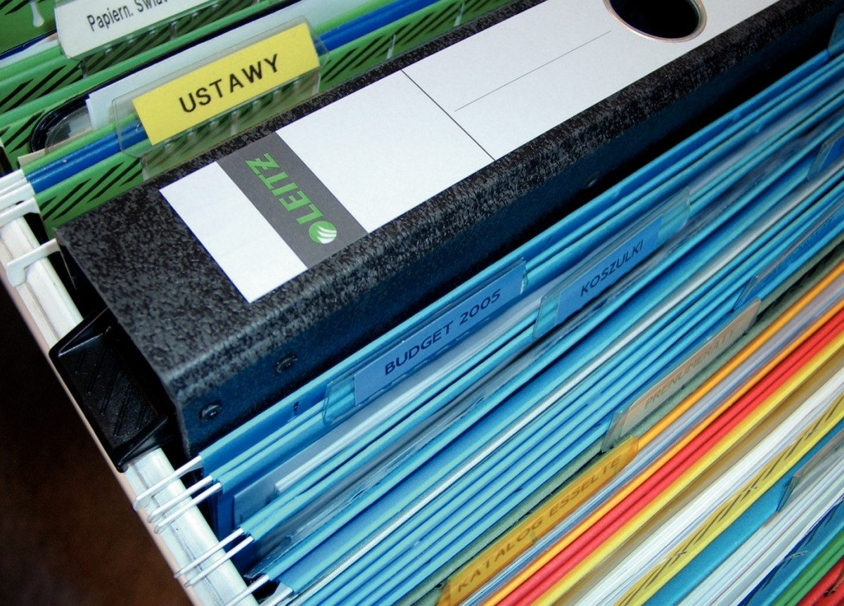 LEITZ Hefter Hängeordner 180Grad A4 Hartpappe schmal schwarz