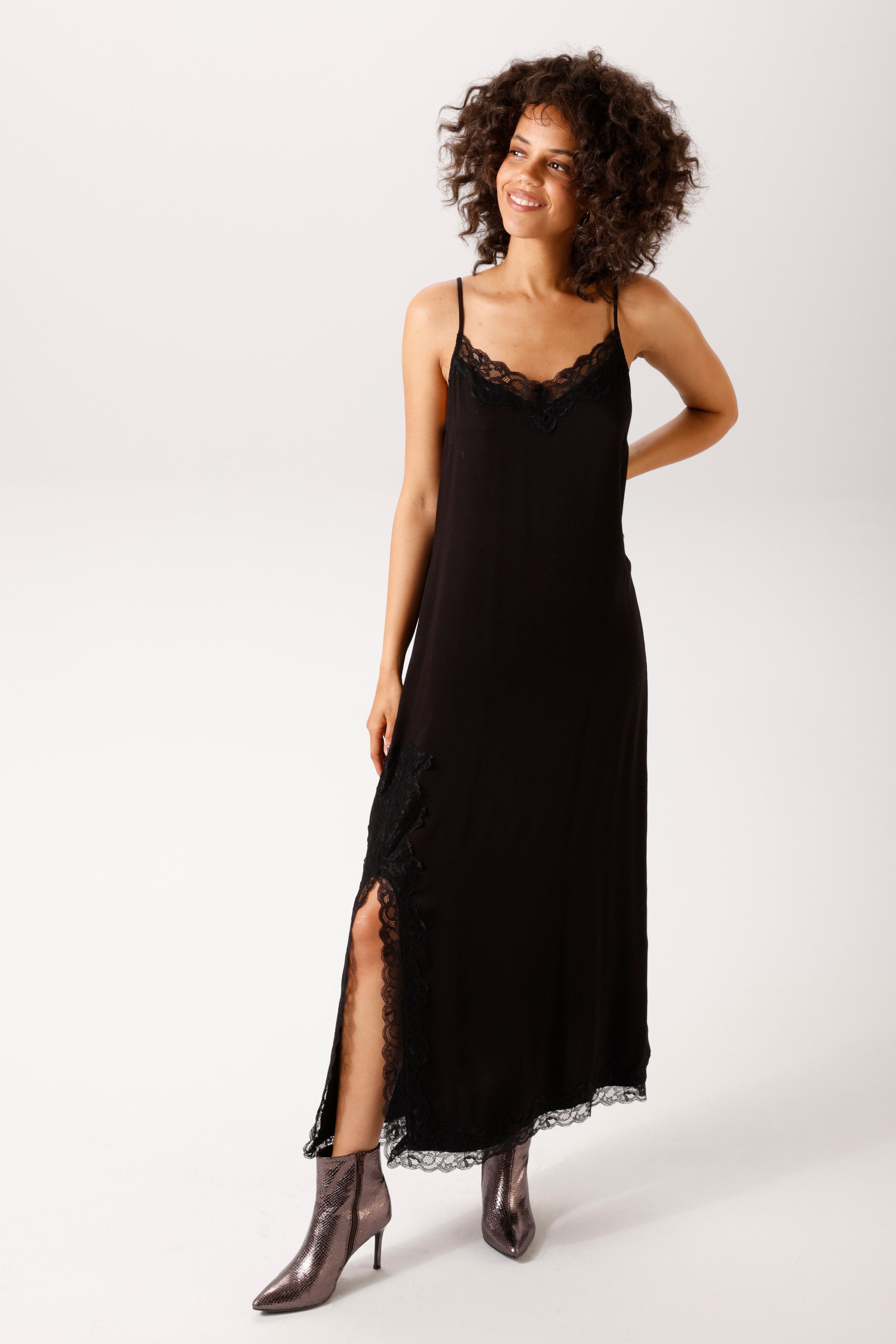 Aniston CASUAL Maxikleid aufwändig mit Spitze verziert - NEUE KOLLEKTION