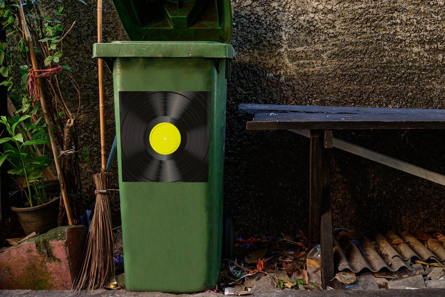MuchoWow Wandsticker Gelb - LPs - Abfalbehälter Retro (1 Container, Mülltonne, Schallplatten Sticker, Mülleimer-aufkleber, St), 