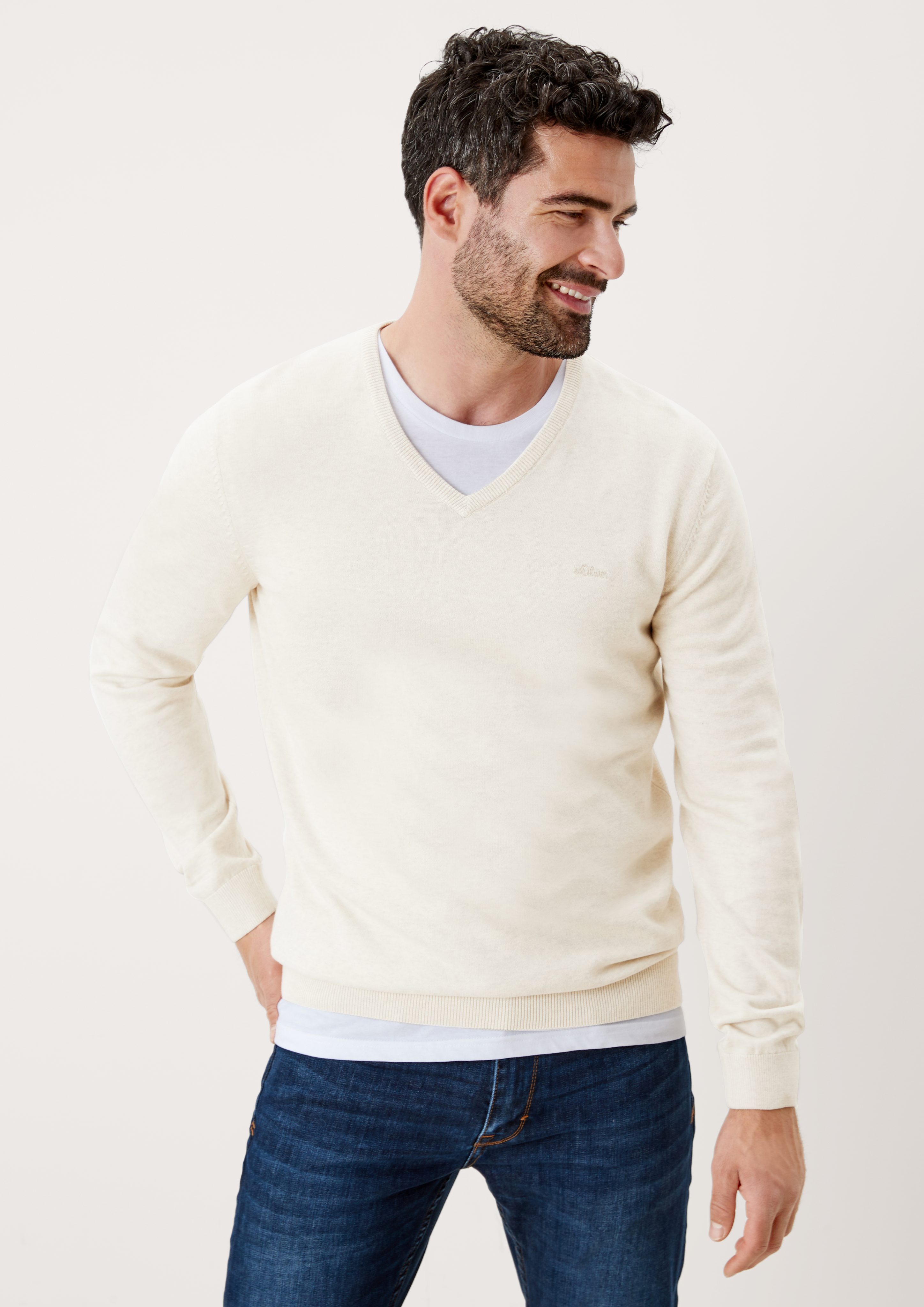 s.Oliver Strickpullover Feinstrickpulli mit V-Ausschnitt Logo günstig online kaufen