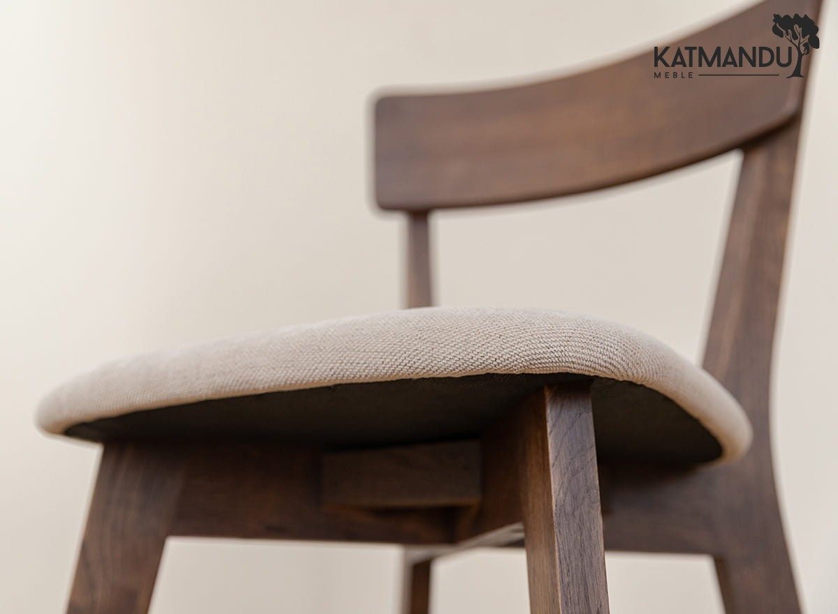 Katmandu Esszimmerstuhl Esszimmerstuhl Leon M11 Tabacco aus Eichenholz mit Polstersitz – geölt, Gaststättenstuhl