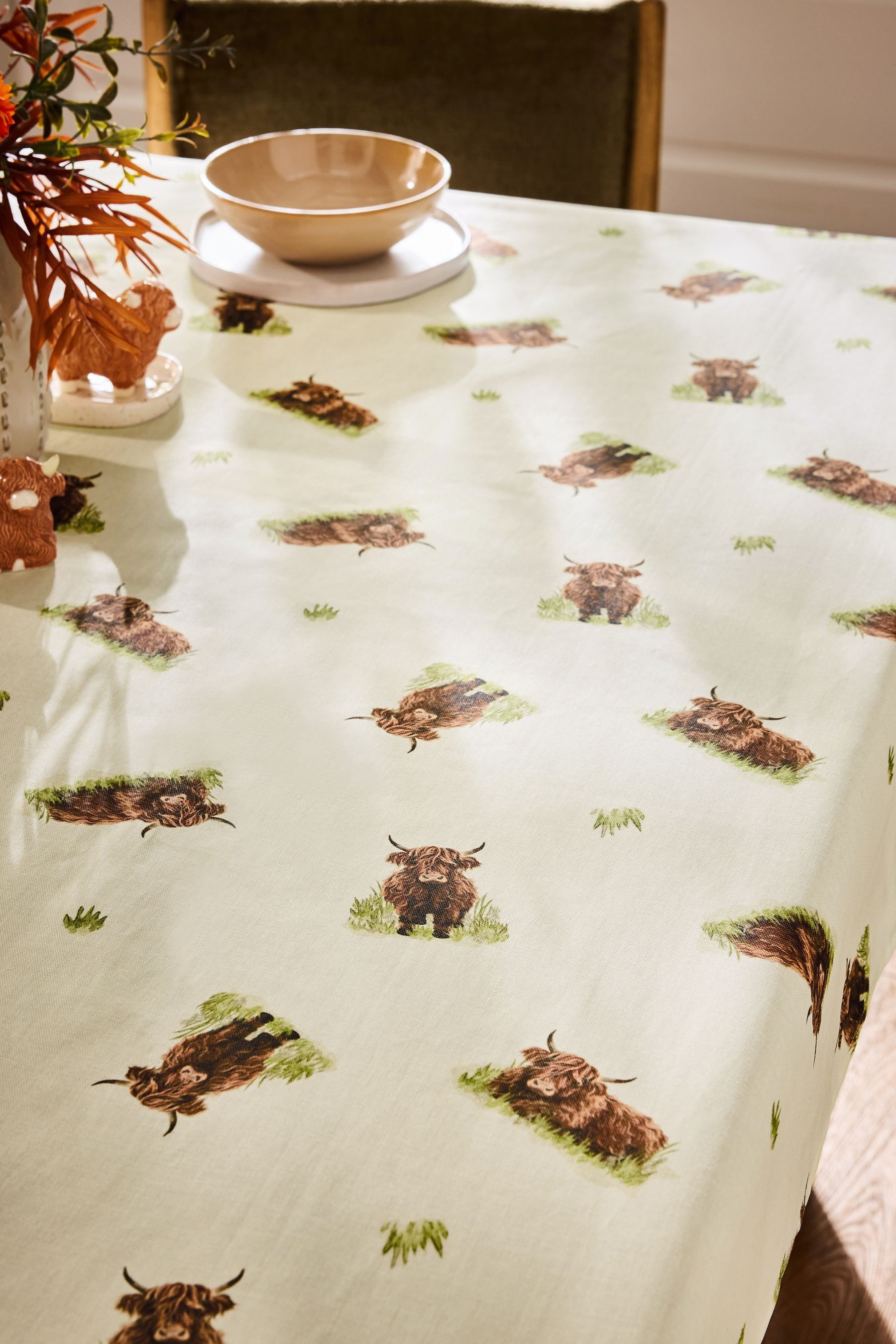 Next Tischdecke Hochlandrind Hamish Abwischbares Tischtuch günstig online kaufen