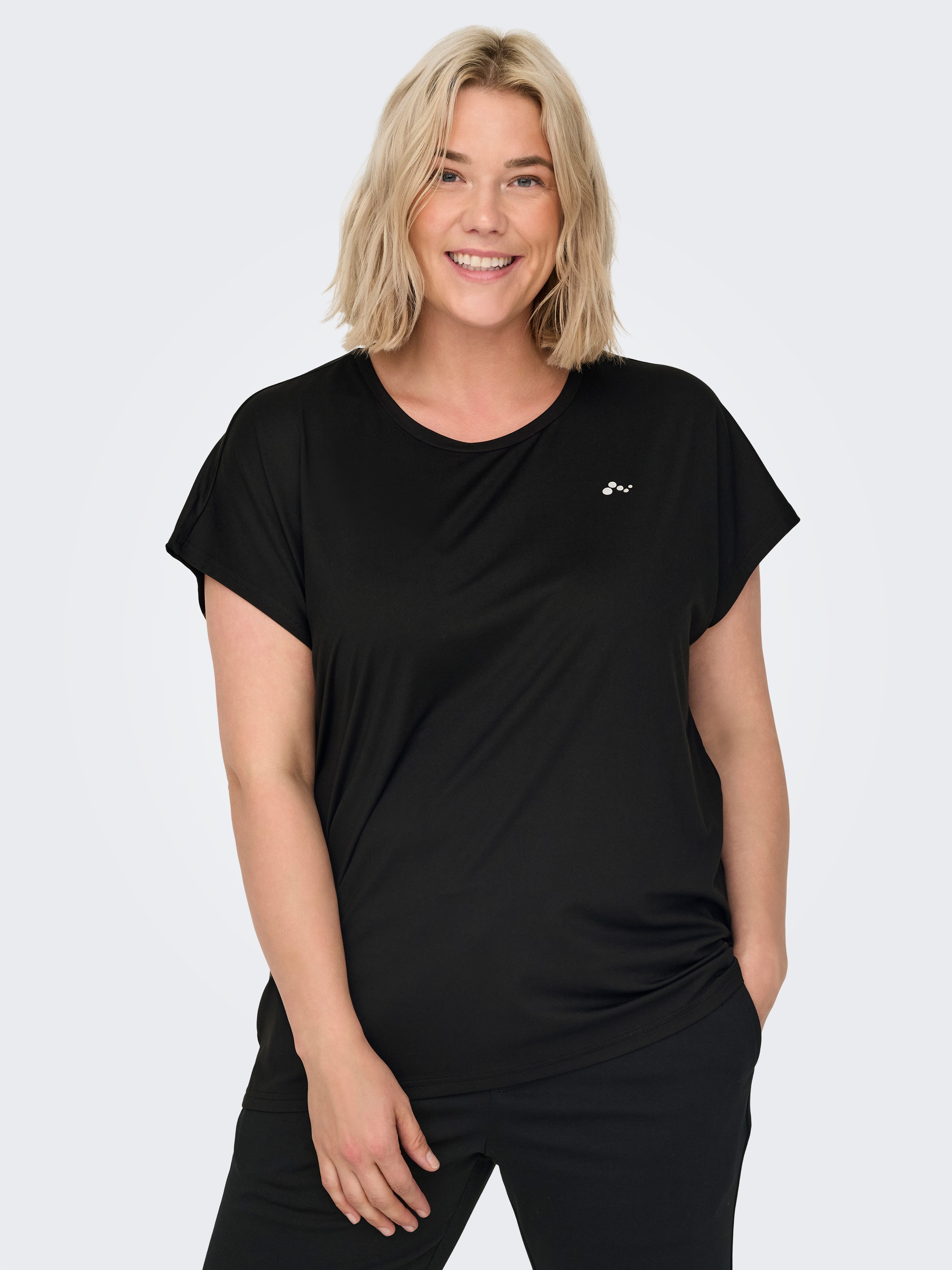 ONLY Play Funktionsshirt ONPAUBREE SS LOOSE TRAIN TEE CURVY NOOS Relaxed Fit, aus Polyester und Elasthan, unifarbenes Jersey