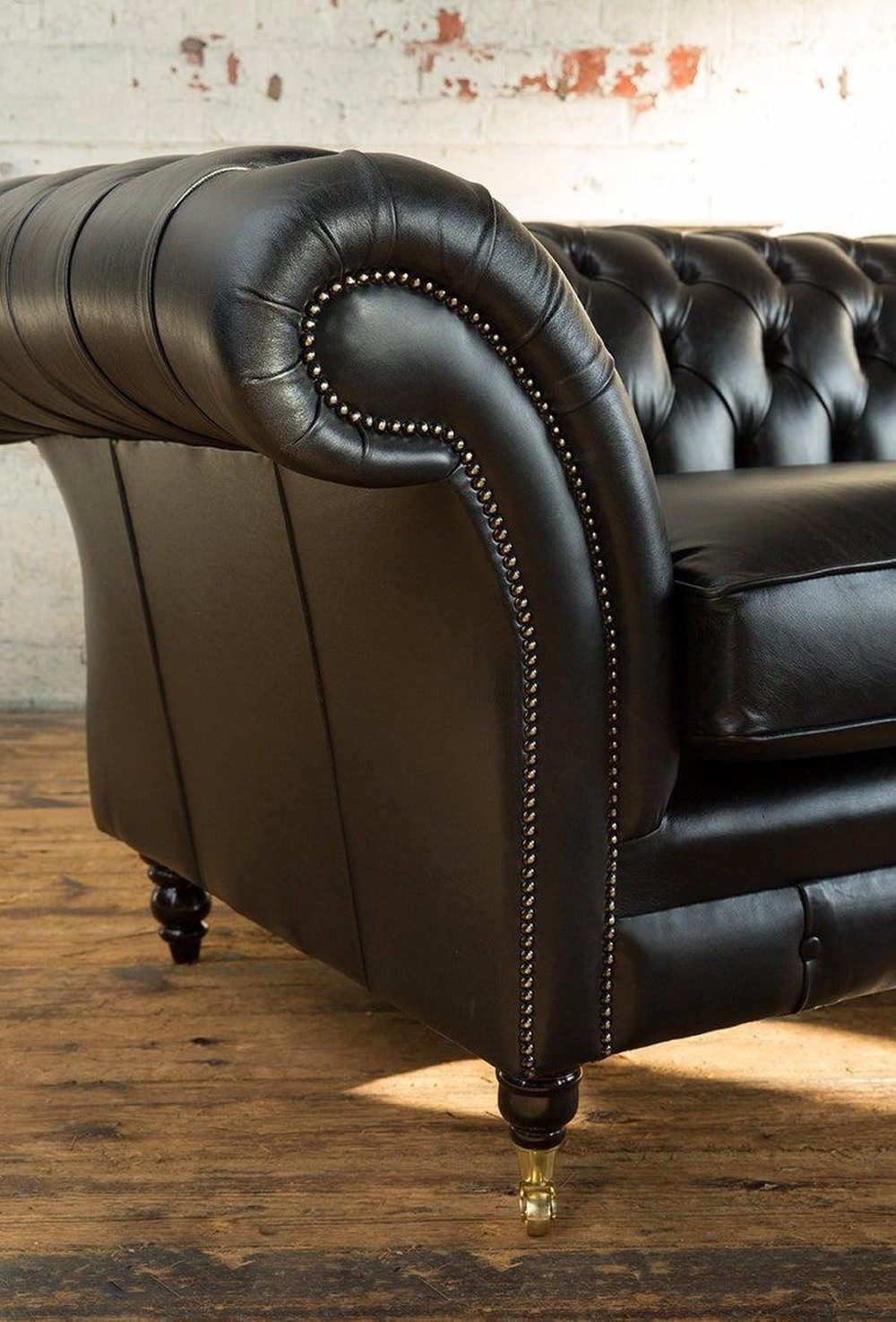JVmoebel 3-Sitzer Chesterfield Sofa aus Leder mit goldenen Edelstahlfüßen, Made in Europa – Bild 4 von 5