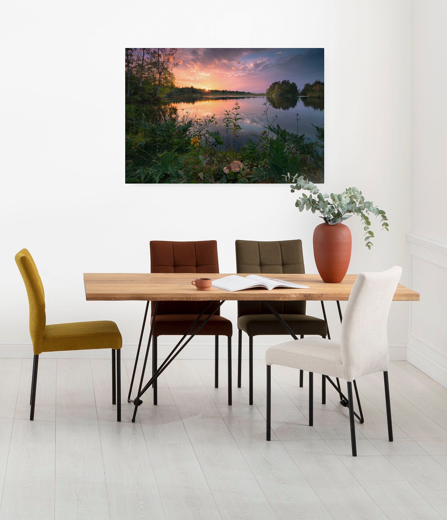 Komar Leinwandbild Abends in Schweden - Größe 90 x 60 cm, Baum, Berge, Blumen, Blätter, Foto, Jahreszeiten, Landschaft, Meer, Natur, Palmen, Strand (Packung, 1 St), Keilrahmenbild mi Echtholzrahmen