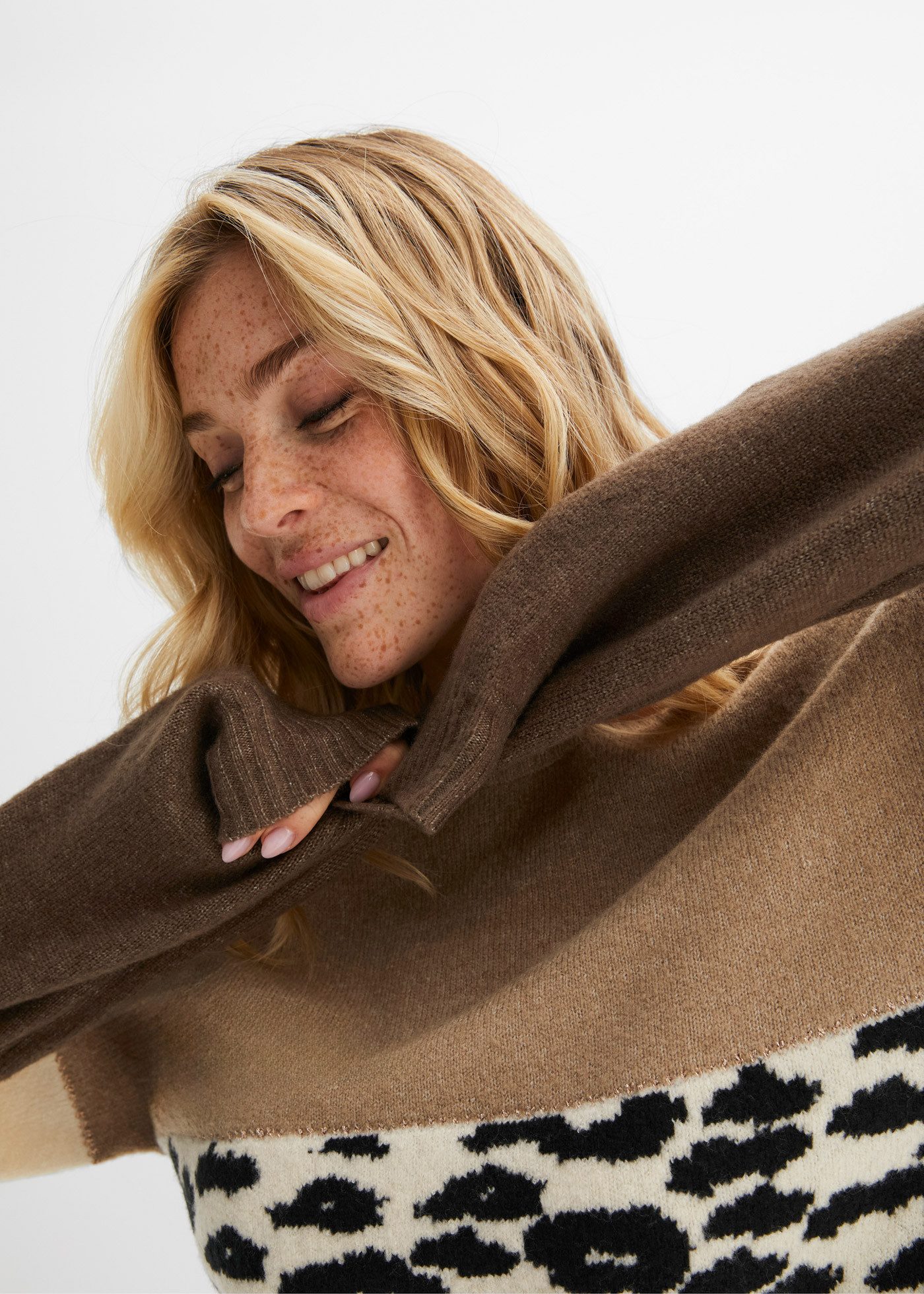 bonprix Strickpullover mit gemustertem Design, mit Glitzergarn Details, Mat günstig online kaufen