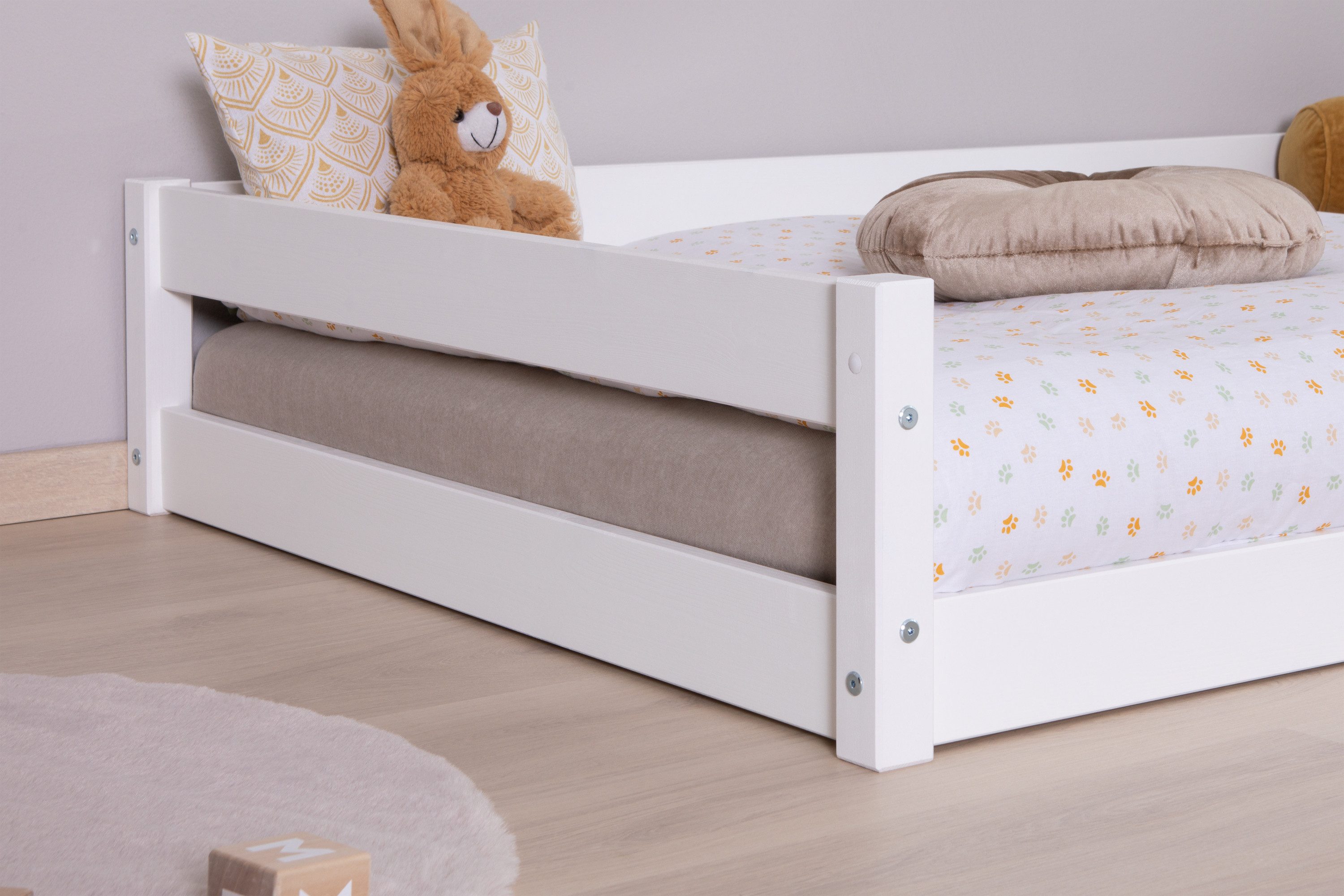 Ticaa Bettgestell Bodenbett „Emi“, Kinderbett, Jugendbett