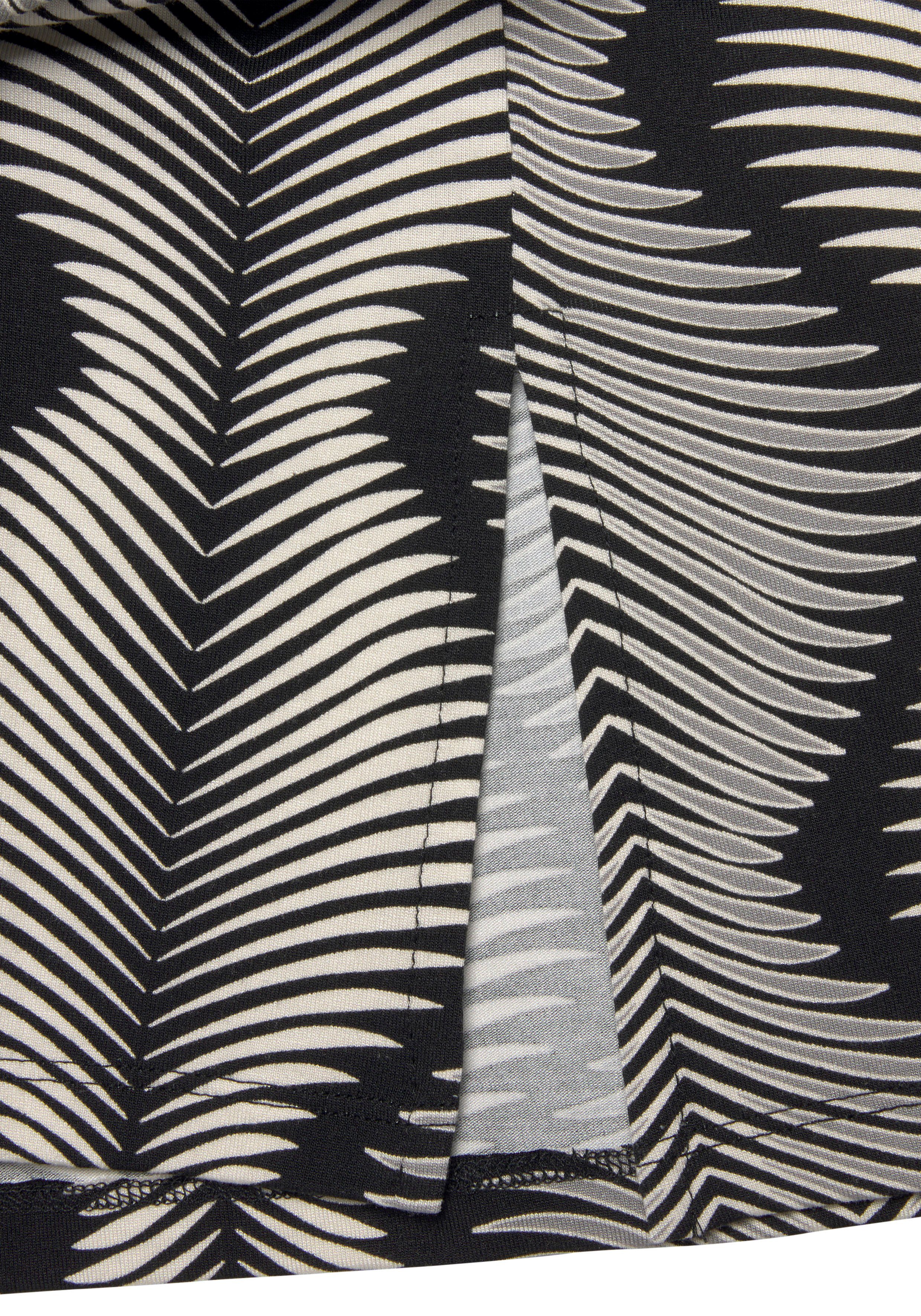 LASCANA Nachthemd mit Allover-Druck graphischen Schwarz-Weiß bedruckt