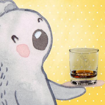 Mr. & Mrs. Panda Whiskyglas Pinguin umarmen - Transparent - Geschenk, Whiskey Glas mit Sprüchen, Premium Glas, Handverlesenes Design