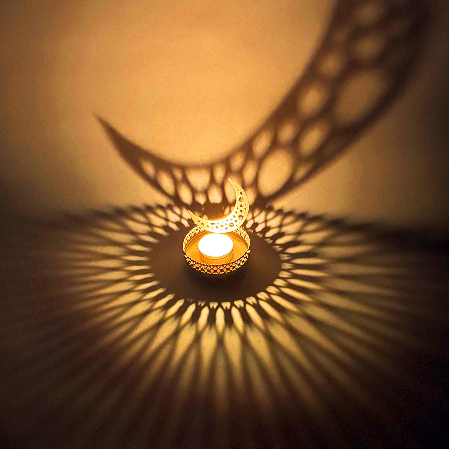Marrakesch Orient & Mediterran Interior Teelichthalter Photophore à motif lune en métal doré non traité, style oriental, 8 cm (1 St), Handarbeit – Bild 5 von 5