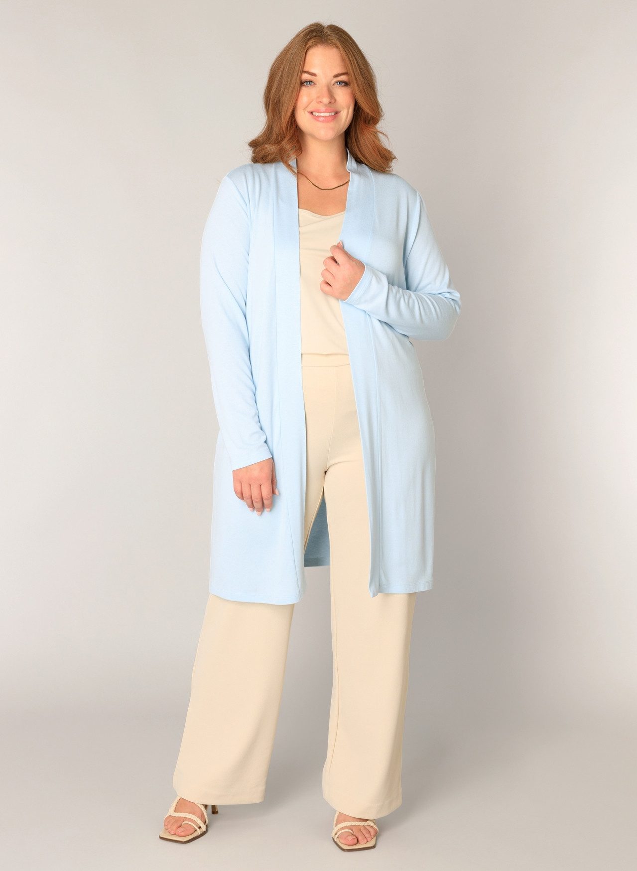 Base Level Curvy Longstrickjacke Figurumspielende, weiche Strickqualität